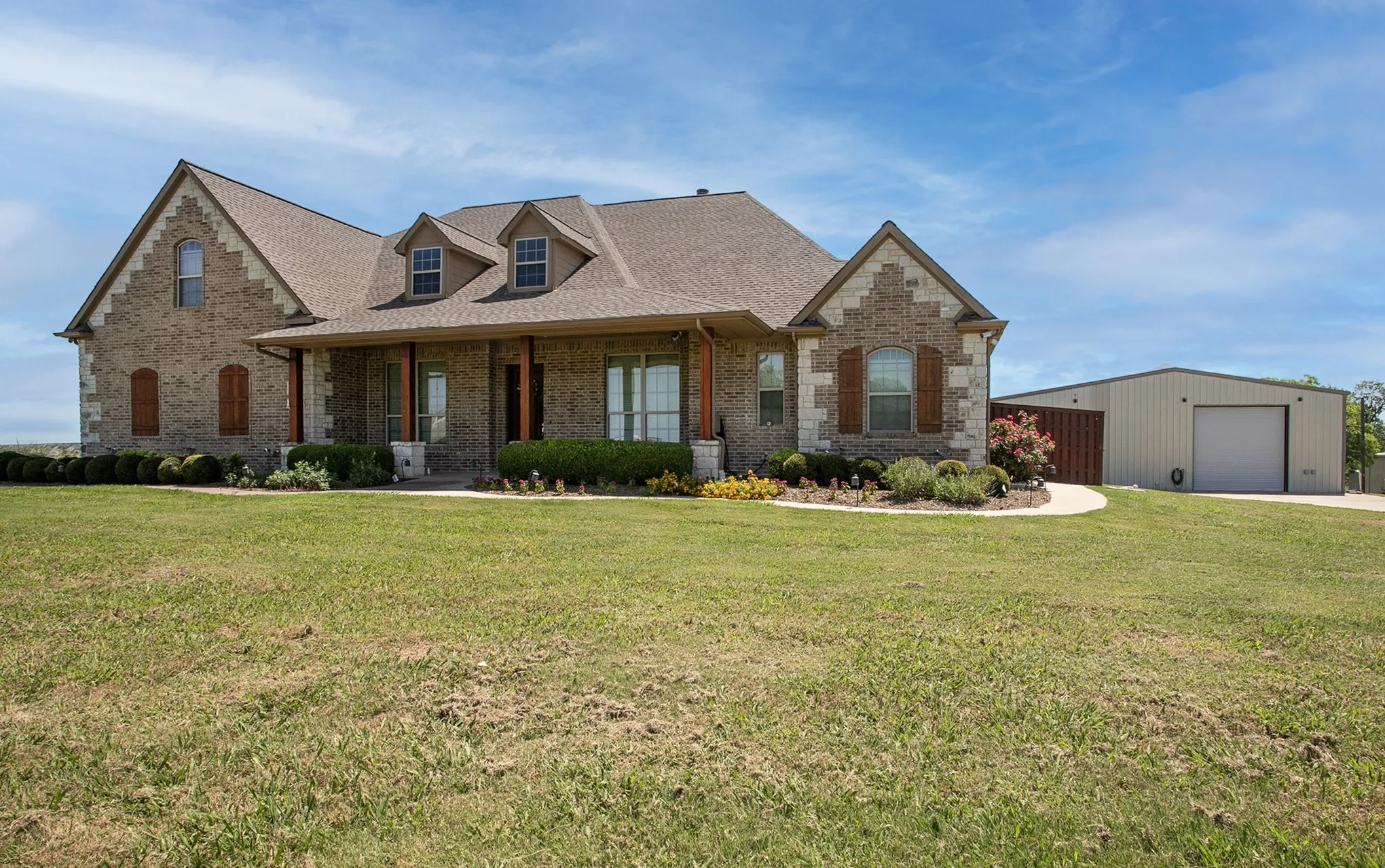 Single Family Residence For Sale in Kaufman County , 4816 Prairie Chapel Trail, Crandall, Texas 75114, 5 Bedrooms, 5 Bathrooms, 10 Garage spaces, 4,562 Sqft, built in 2006, Price $1,125,000, mls#21115881, Real Estate Agent in Crandall, Homes For Sale in Kaufman county, Homes For Sale in Crandall, Realtor in Crandall Texas, Real Estate Brokerage Independent Realty Texas, Luminita Cordes Realtor