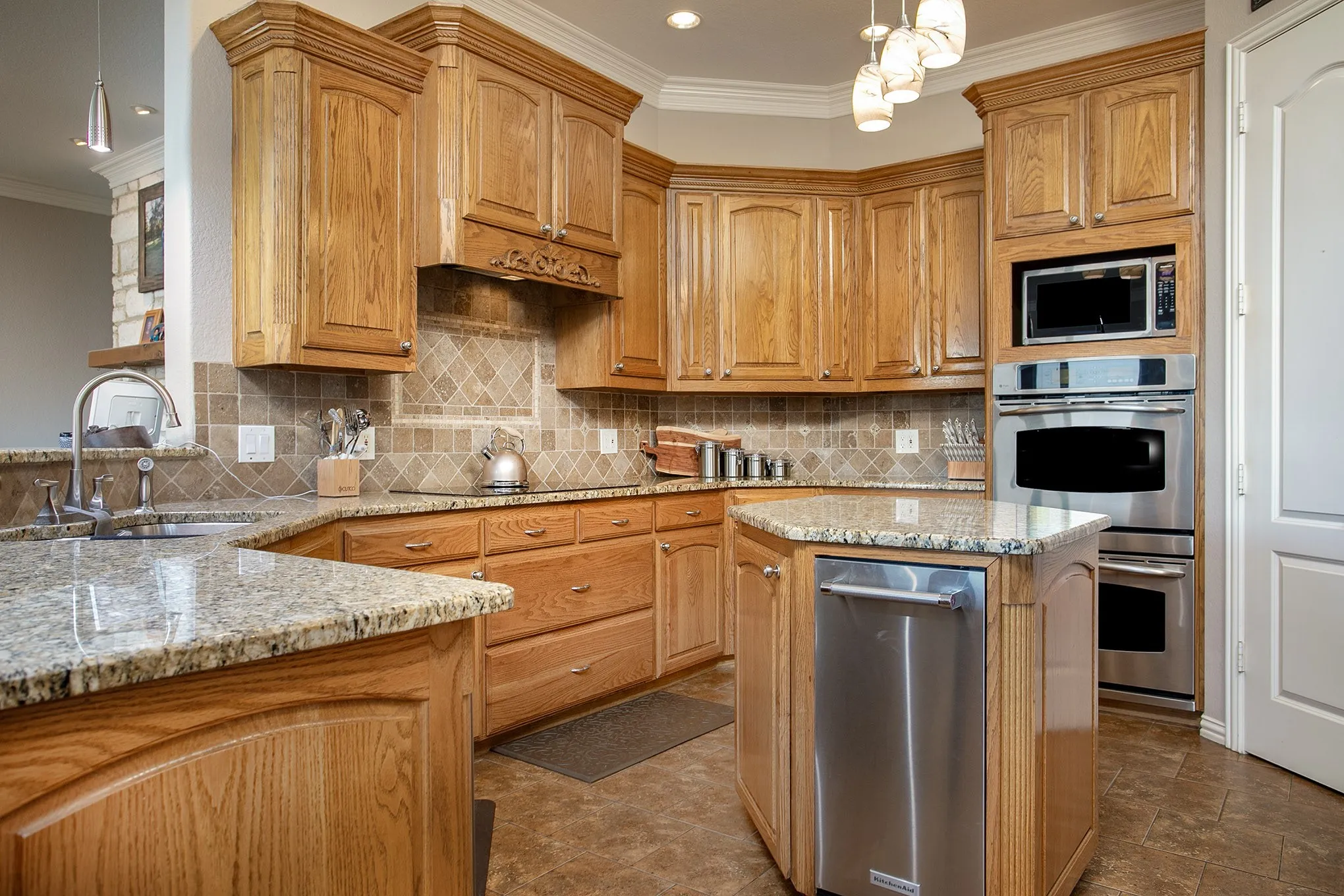 Single Family Residence For Sale in Kaufman County , 4816 Prairie Chapel Trail, Crandall, Texas 75114, 5 Bedrooms, 5 Bathrooms, 10 Garage spaces, 4,562 Sqft, built in 2006, Price $1,125,000, mls#21115881, Real Estate Agent in Crandall, Homes For Sale in Kaufman county, Homes For Sale in Crandall, Realtor in Crandall Texas, Real Estate Brokerage Independent Realty Texas, Luminita Cordes Realtor