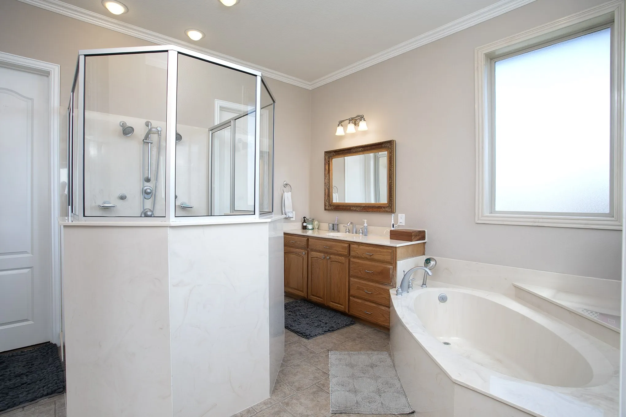 Single Family Residence For Sale in Kaufman County , 4816 Prairie Chapel Trail, Crandall, Texas 75114, 5 Bedrooms, 5 Bathrooms, 10 Garage spaces, 4,562 Sqft, built in 2006, Price $1,125,000, mls#21115881, Real Estate Agent in Crandall, Homes For Sale in Kaufman county, Homes For Sale in Crandall, Realtor in Crandall Texas, Real Estate Brokerage Independent Realty Texas, Luminita Cordes Realtor