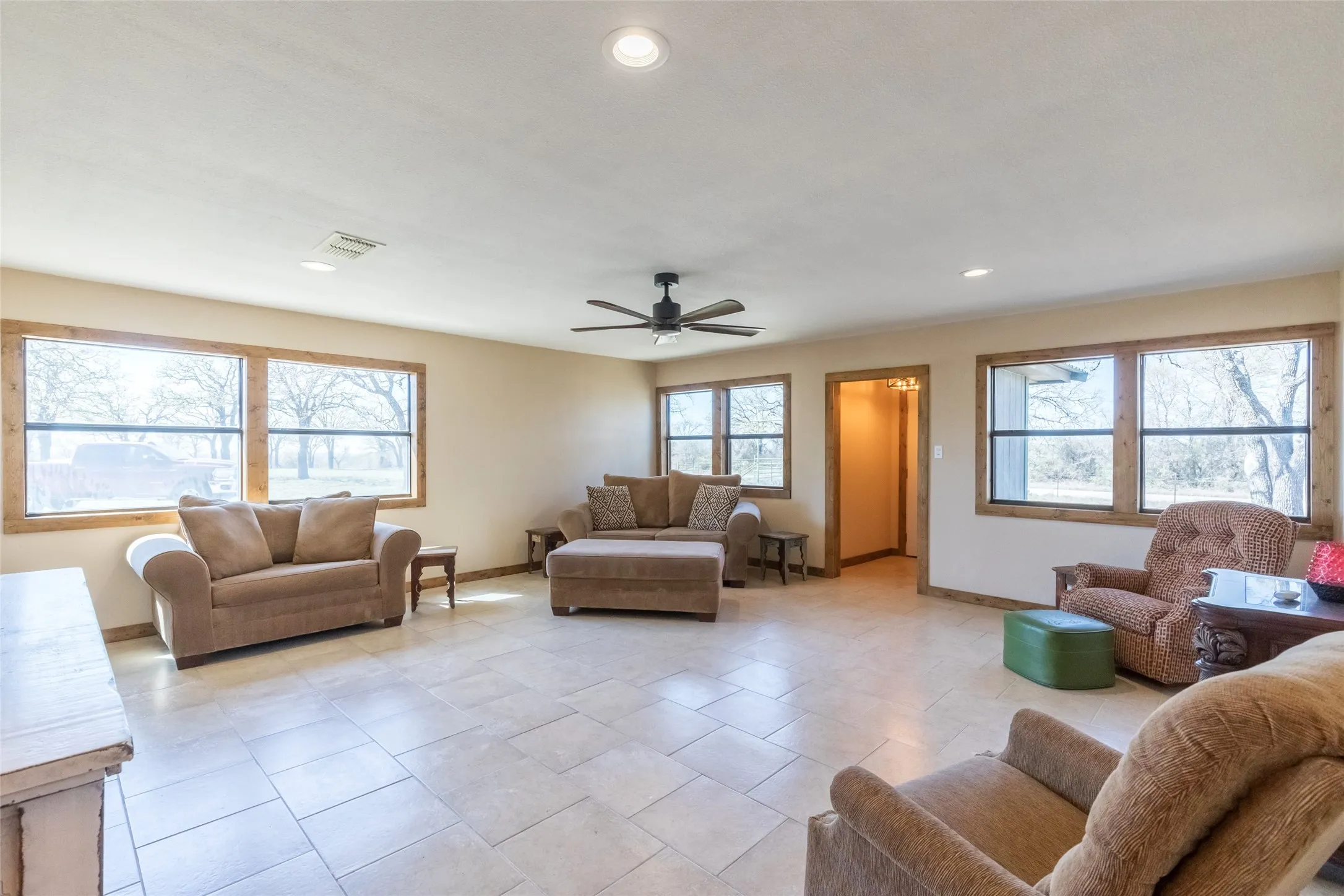 Single Family Residence For Sale in Brown County , 15100 CR 129, Brownwood, Texas 76801, 2 Bedroom, 2 Bathroom, Garage spaces, 2,510 Sqft, built in 1966, mls#21114417, Real Estate Agent in Brownwood, Homes For Sale in Brown county, Homes For Sale in Brownwood, Realtor in Brownwood Texas, Real Estate Brokerage Independent Realty Texas, Luminita Cordes Realtor