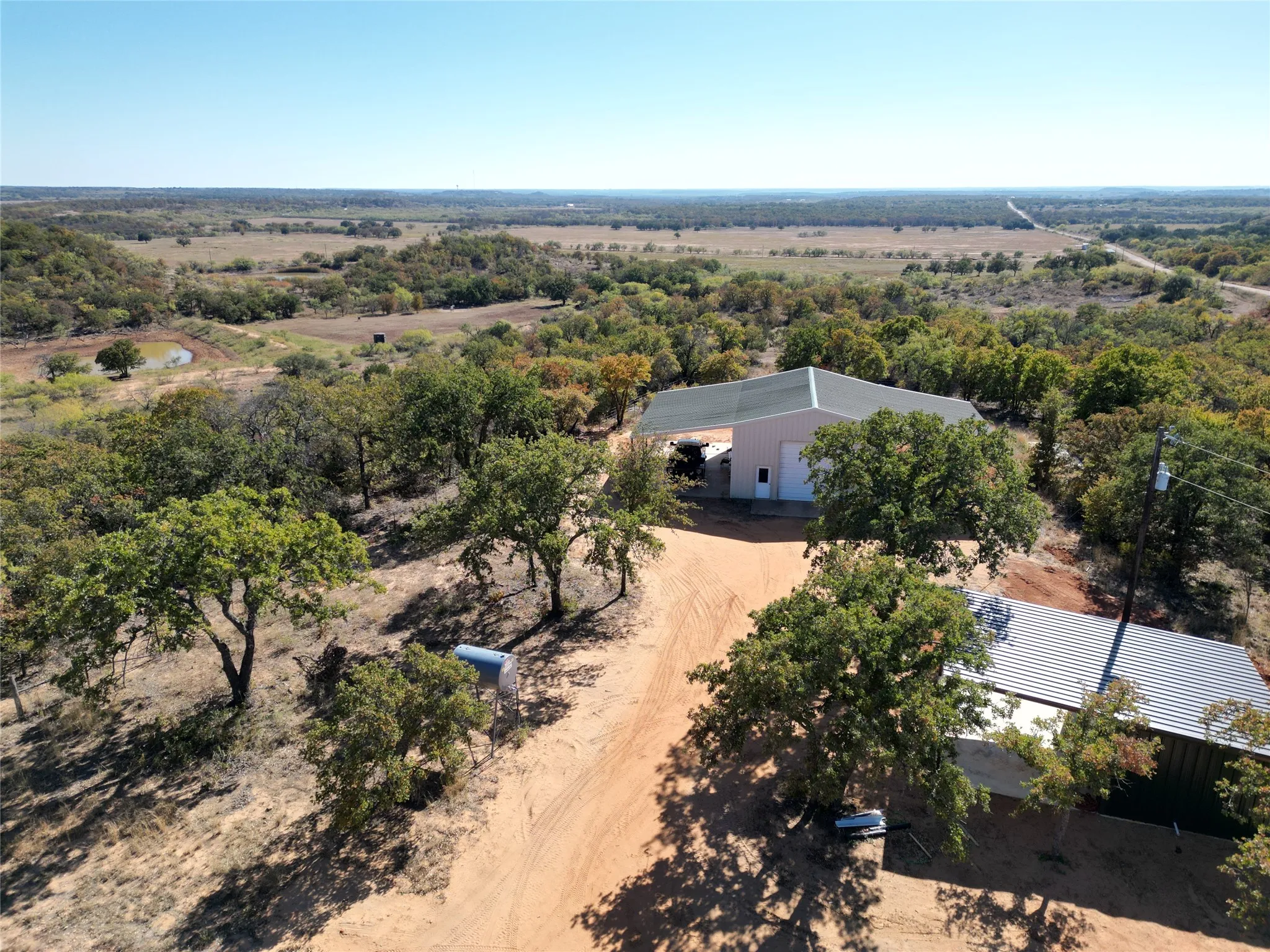 Single Family Residence For Sale in Brown County , 15100 CR 129, Brownwood, Texas 76801, 2 Bedroom, 2 Bathroom, Garage spaces, 2,510 Sqft, built in 1966, mls#21114417, Real Estate Agent in Brownwood, Homes For Sale in Brown county, Homes For Sale in Brownwood, Realtor in Brownwood Texas, Real Estate Brokerage Independent Realty Texas, Luminita Cordes Realtor