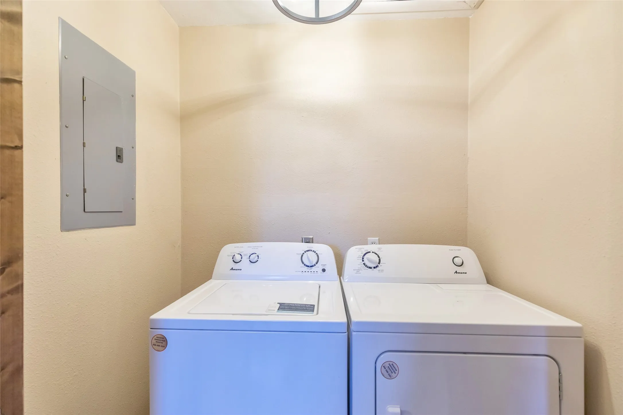 Single Family Residence For Sale in Brown County , 15100 CR 129, Brownwood, Texas 76801, 2 Bedroom, 2 Bathroom, Garage spaces, 2,510 Sqft, built in 1966, mls#21114417, Real Estate Agent in Brownwood, Homes For Sale in Brown county, Homes For Sale in Brownwood, Realtor in Brownwood Texas, Real Estate Brokerage Independent Realty Texas, Luminita Cordes Realtor
