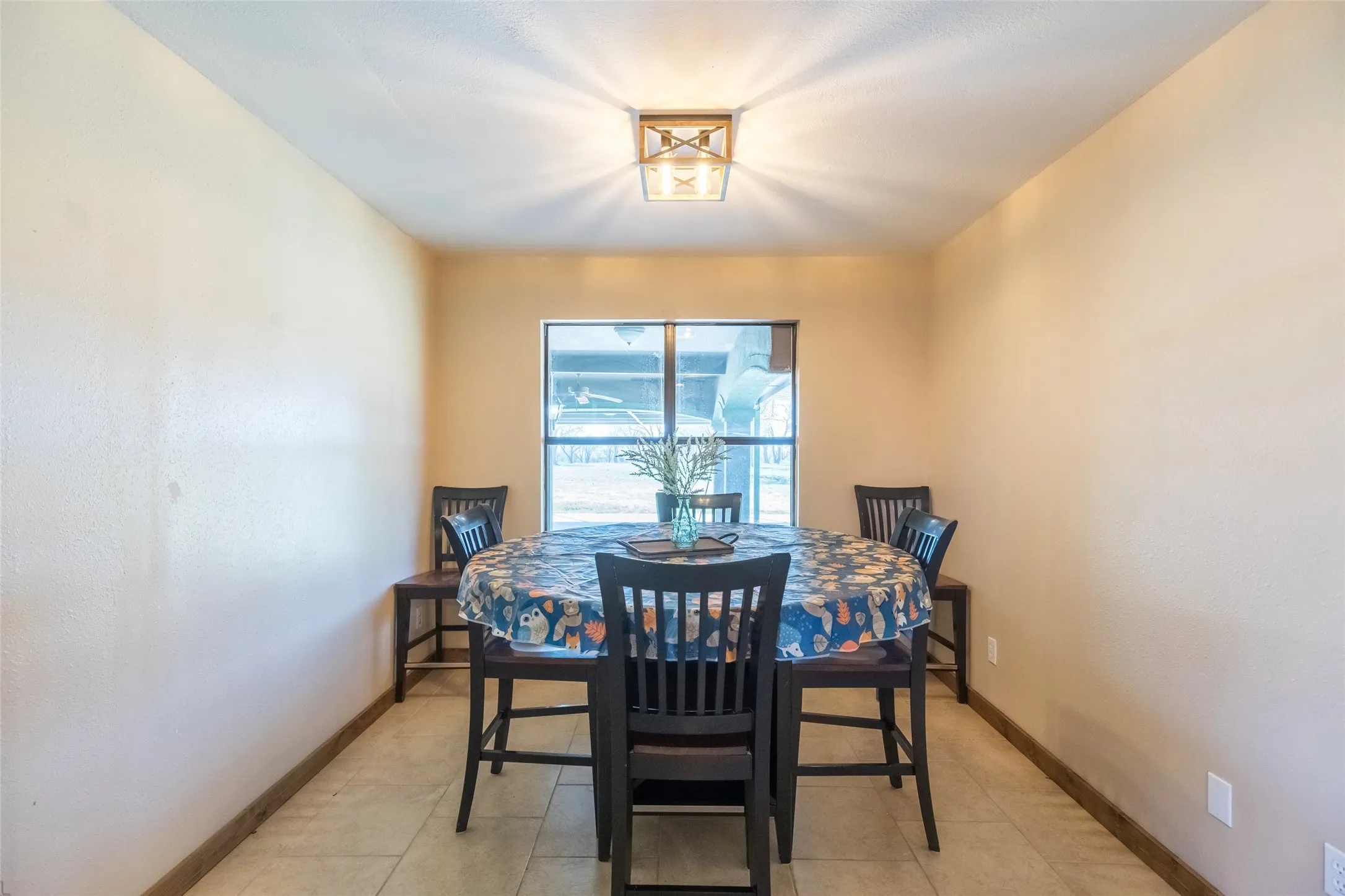 Single Family Residence For Sale in Brown County , 15100 CR 129, Brownwood, Texas 76801, 2 Bedroom, 2 Bathroom, Garage spaces, 2,510 Sqft, built in 1966, mls#21114417, Real Estate Agent in Brownwood, Homes For Sale in Brown county, Homes For Sale in Brownwood, Realtor in Brownwood Texas, Real Estate Brokerage Independent Realty Texas, Luminita Cordes Realtor