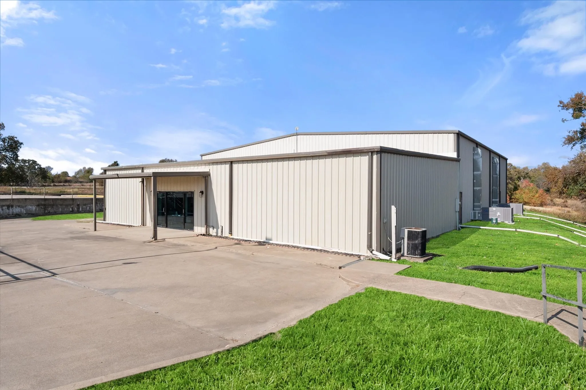 Business For Sale in Navarro County , 3640 N Business 45, Corsicana, Texas 75110, 0, 0, Garage spaces, 0 Sqft, built in 1998, Preowned, Price $595,000, mls#21115766, Real Estate Agent in Corsicana, Homes For Sale in Navarro county, Homes For Sale in Corsicana, Realtor in Corsicana Texas, Real Estate Brokerage Independent Realty Texas, Luminita Cordes Realtor