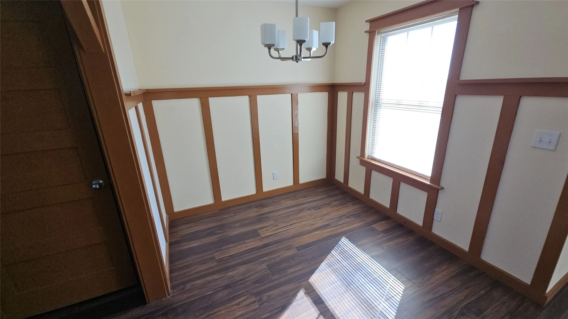 Single Family Residence For Sale in Parker County , 111 W Morning Dove Drive, Azle, Texas 76020, 2 Bedroom, 1 Bathroom, Garage spaces, 868 Sqft, built in 2016, Preowned, mls#21103849, Real Estate Agent in Azle, Homes For Sale in Parker county, Homes For Sale in Azle, Realtor in Azle Texas, Real Estate Brokerage Independent Realty Texas, Luminita Cordes Realtor