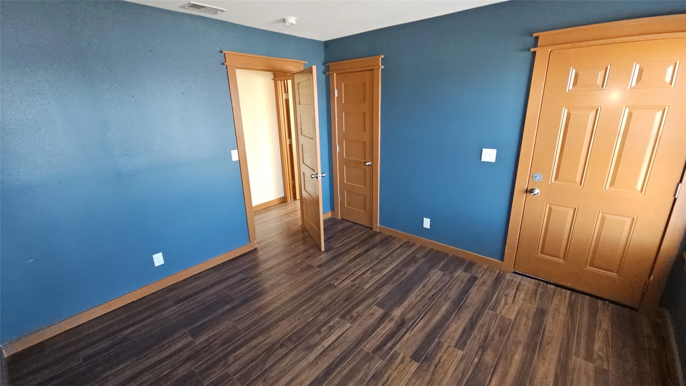 Single Family Residence For Sale in Parker County , 111 W Morning Dove Drive, Azle, Texas 76020, 2 Bedroom, 1 Bathroom, Garage spaces, 868 Sqft, built in 2016, Preowned, mls#21103849, Real Estate Agent in Azle, Homes For Sale in Parker county, Homes For Sale in Azle, Realtor in Azle Texas, Real Estate Brokerage Independent Realty Texas, Luminita Cordes Realtor
