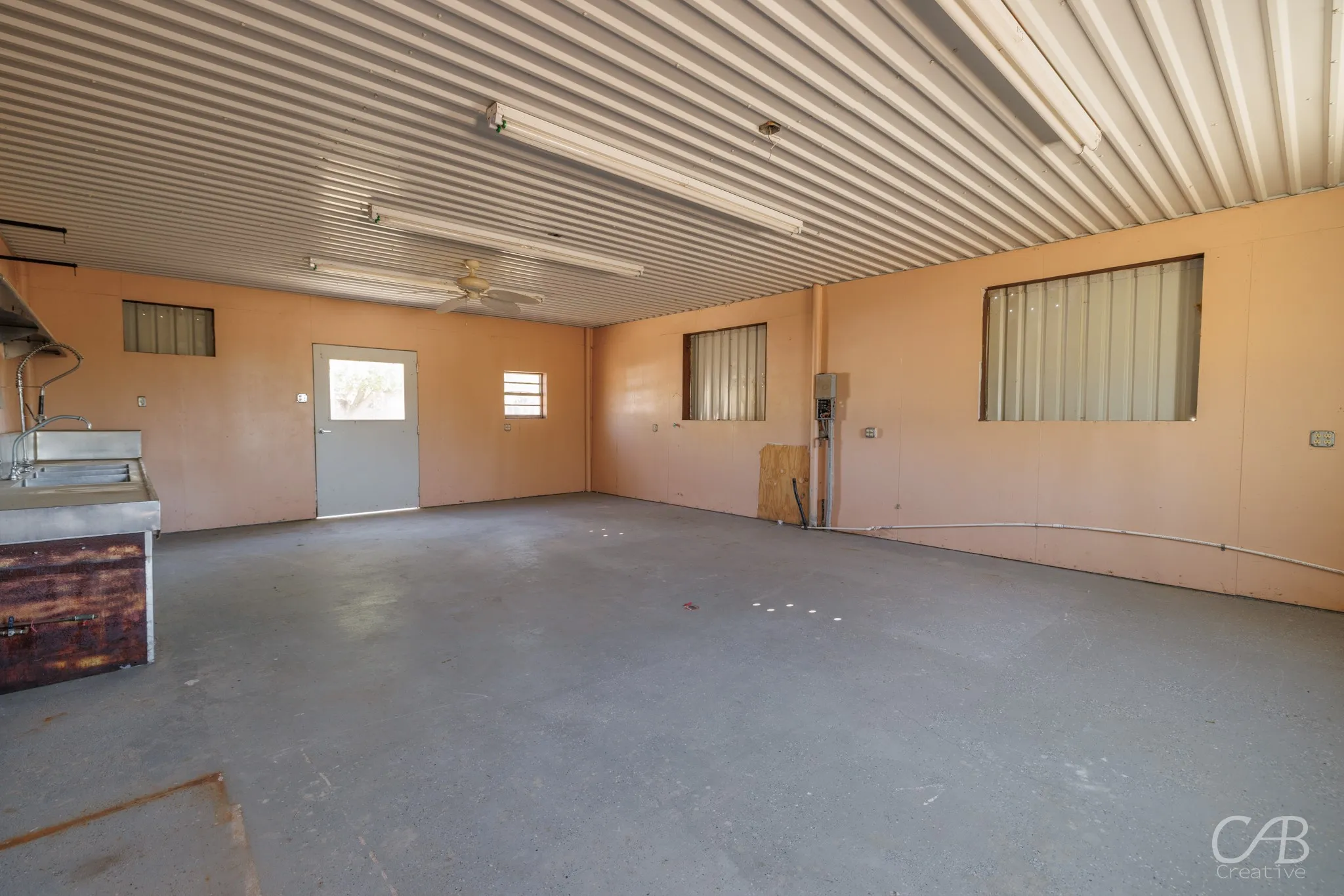 Single Family Residence For Sale in Coleman County , 155 Lakeview Drive, Coleman, Texas 76834, 3 Bedroom, 2 Bathroom, Garage spaces, 1,984 Sqft, built in 1970, Preowned, mls#21114276, Real Estate Agent in Coleman, Homes For Sale in Coleman county, Homes For Sale in Coleman, Realtor in Coleman Texas, Real Estate Brokerage Independent Realty Texas, Luminita Cordes Realtor