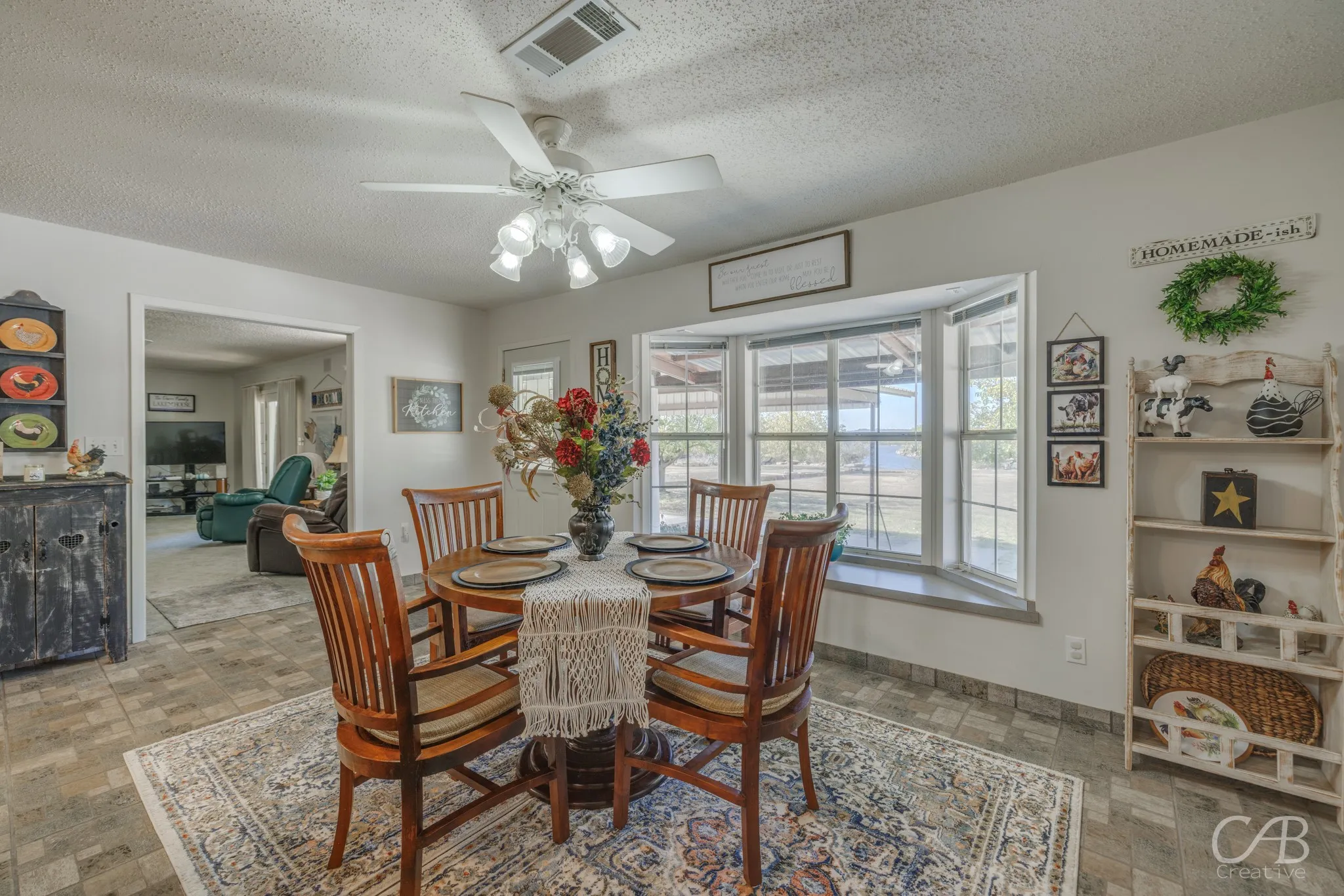 Single Family Residence For Sale in Coleman County , 155 Lakeview Drive, Coleman, Texas 76834, 3 Bedroom, 2 Bathroom, Garage spaces, 1,984 Sqft, built in 1970, Preowned, mls#21114276, Real Estate Agent in Coleman, Homes For Sale in Coleman county, Homes For Sale in Coleman, Realtor in Coleman Texas, Real Estate Brokerage Independent Realty Texas, Luminita Cordes Realtor