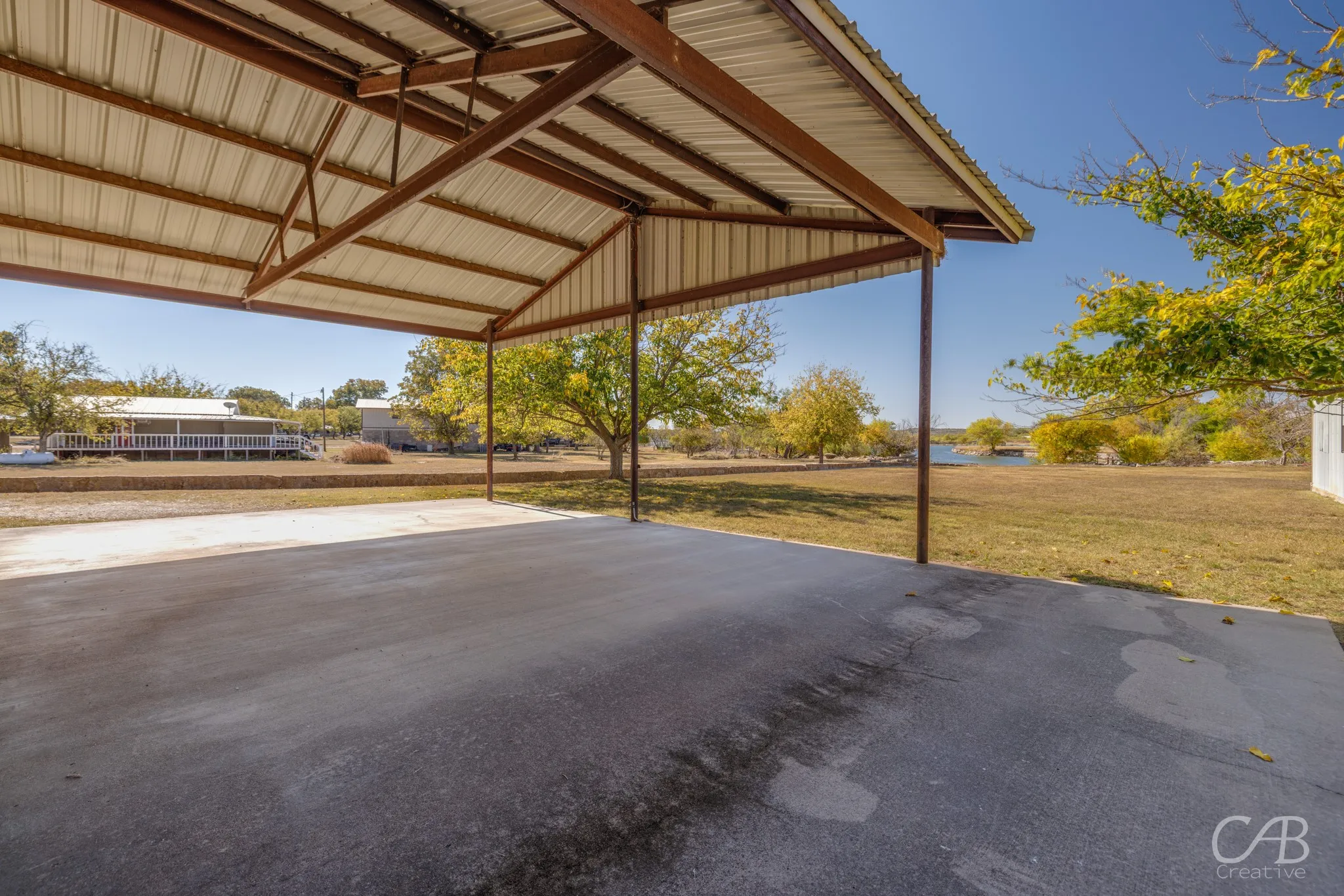 Single Family Residence For Sale in Coleman County , 155 Lakeview Drive, Coleman, Texas 76834, 3 Bedroom, 2 Bathroom, Garage spaces, 1,984 Sqft, built in 1970, Preowned, mls#21114276, Real Estate Agent in Coleman, Homes For Sale in Coleman county, Homes For Sale in Coleman, Realtor in Coleman Texas, Real Estate Brokerage Independent Realty Texas, Luminita Cordes Realtor
