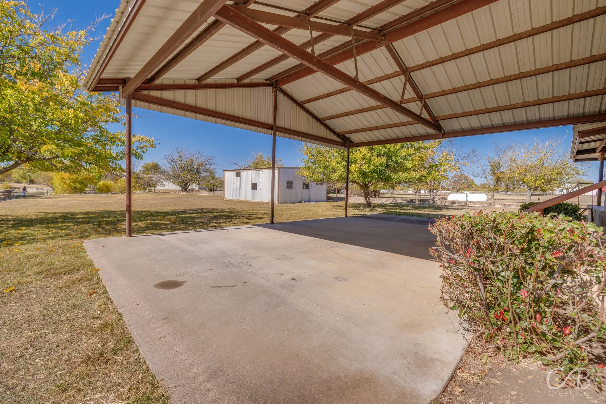 Single Family Residence For Sale in Coleman County , 155 Lakeview Drive, Coleman, Texas 76834, 3 Bedroom, 2 Bathroom, Garage spaces, 1,984 Sqft, built in 1970, Preowned, mls#21114276, Real Estate Agent in Coleman, Homes For Sale in Coleman county, Homes For Sale in Coleman, Realtor in Coleman Texas, Real Estate Brokerage Independent Realty Texas, Luminita Cordes Realtor