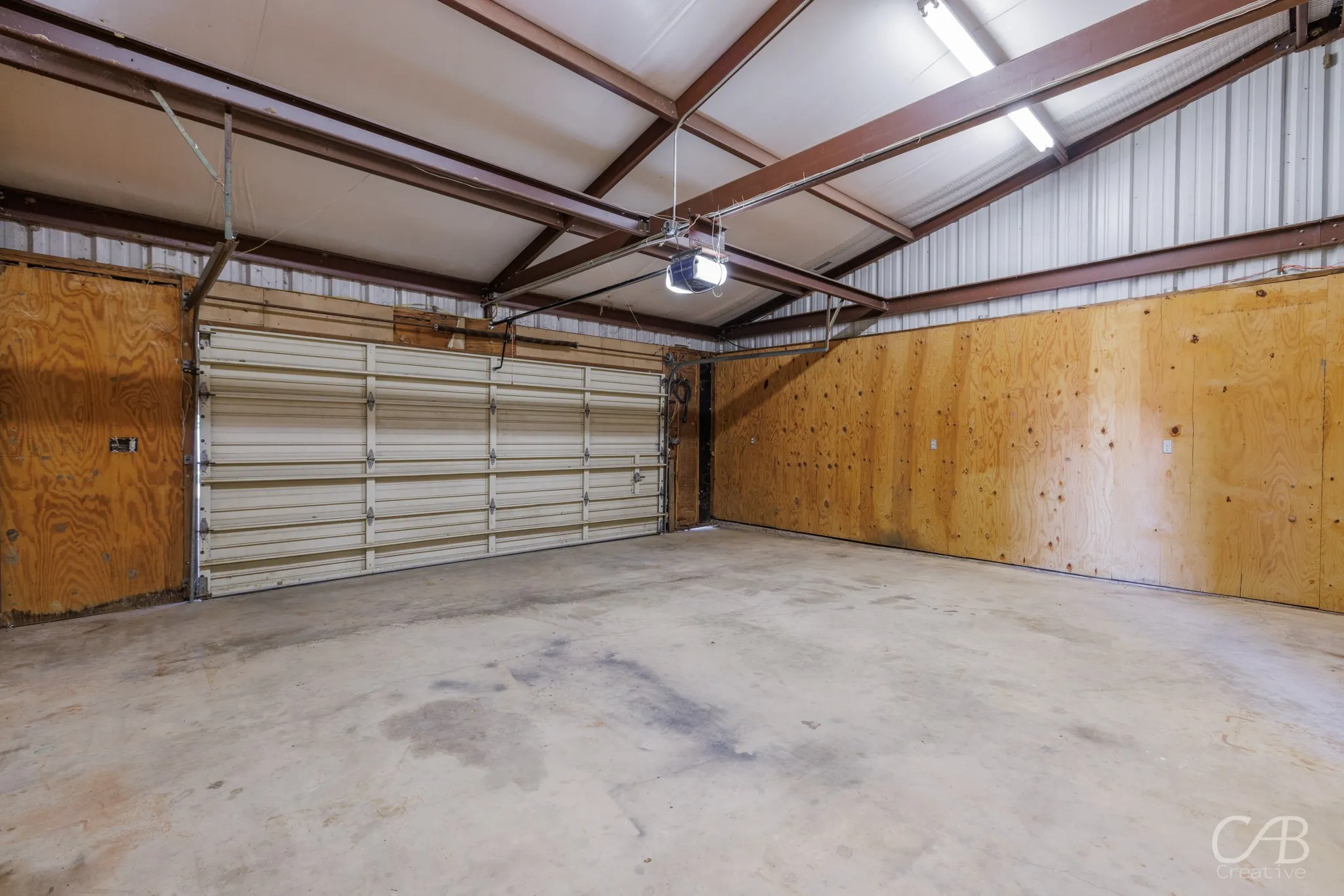 Single Family Residence For Sale in Coleman County , 155 Lakeview Drive, Coleman, Texas 76834, 3 Bedroom, 2 Bathroom, Garage spaces, 1,984 Sqft, built in 1970, Preowned, mls#21114276, Real Estate Agent in Coleman, Homes For Sale in Coleman county, Homes For Sale in Coleman, Realtor in Coleman Texas, Real Estate Brokerage Independent Realty Texas, Luminita Cordes Realtor