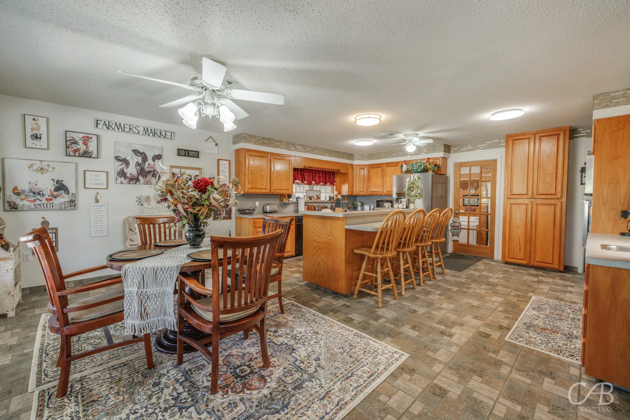Single Family Residence For Sale in Coleman County , 155 Lakeview Drive, Coleman, Texas 76834, 3 Bedroom, 2 Bathroom, Garage spaces, 1,984 Sqft, built in 1970, Preowned, mls#21114276, Real Estate Agent in Coleman, Homes For Sale in Coleman county, Homes For Sale in Coleman, Realtor in Coleman Texas, Real Estate Brokerage Independent Realty Texas, Luminita Cordes Realtor