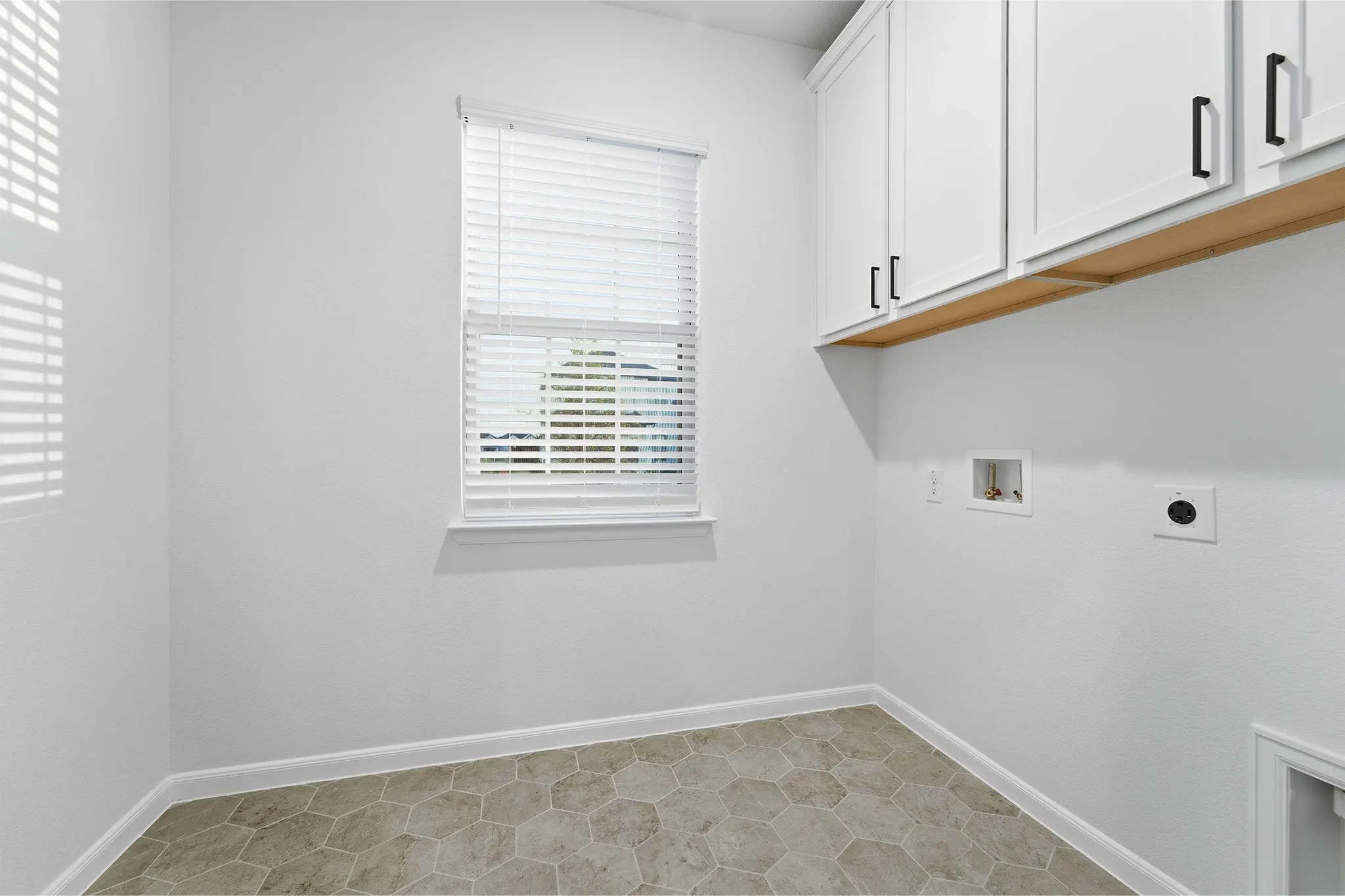 Single Family Residence For Sale in Collin County , 16709 Lacey Drive, Celina, Texas 75009, 4 Bedrooms, 4 Bathrooms, 2 Garage spaces, 2,697 Sqft, built in 2025, New Construction - Incomplete, Price $549,326, mls#21115799, Real Estate Agent in Celina, Homes For Sale in Collin county, Homes For Sale in Celina, Realtor in Celina Texas, Real Estate Brokerage Independent Realty Texas, Luminita Cordes Realtor