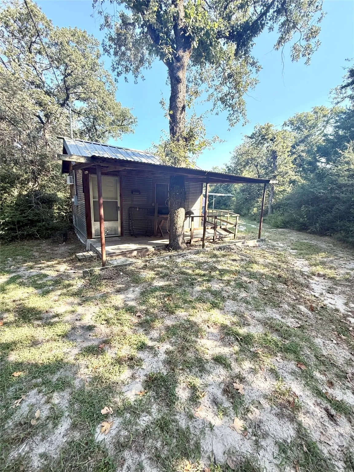 Farm For Sale in Limestone County , 117A Lcr 702, Kosse, Texas 76653, 1 Bedroom, 1 Bathroom, Garage spaces, 496 Sqft, built in 2008, mls#21111790, Real Estate Agent in Kosse, Homes For Sale in Limestone county, Homes For Sale in Kosse, Realtor in Kosse Texas, Real Estate Brokerage Independent Realty Texas, Luminita Cordes Realtor