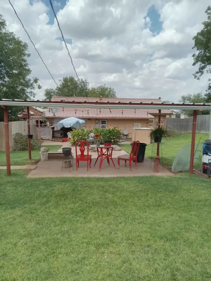 Single Family Residence For Sale in Fisher County , 408 E Johnston Street, Rotan, Texas 79546, 2 Bedroom, 2 Bathroom, Garage spaces, 1,185 Sqft, built in 1940, Preowned, mls#21116844, Real Estate Agent in Rotan, Homes For Sale in Fisher county, Homes For Sale in Rotan, Realtor in Rotan Texas, Real Estate Brokerage Independent Realty Texas, Luminita Cordes Realtor