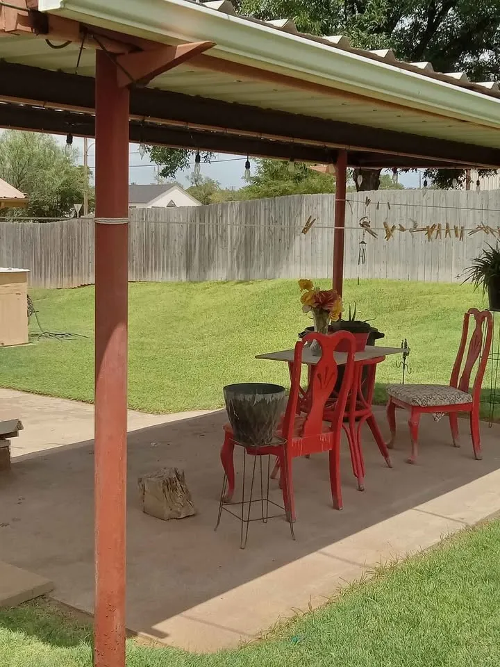 Single Family Residence For Sale in Fisher County , 408 E Johnston Street, Rotan, Texas 79546, 2 Bedroom, 2 Bathroom, Garage spaces, 1,185 Sqft, built in 1940, Preowned, mls#21116844, Real Estate Agent in Rotan, Homes For Sale in Fisher county, Homes For Sale in Rotan, Realtor in Rotan Texas, Real Estate Brokerage Independent Realty Texas, Luminita Cordes Realtor