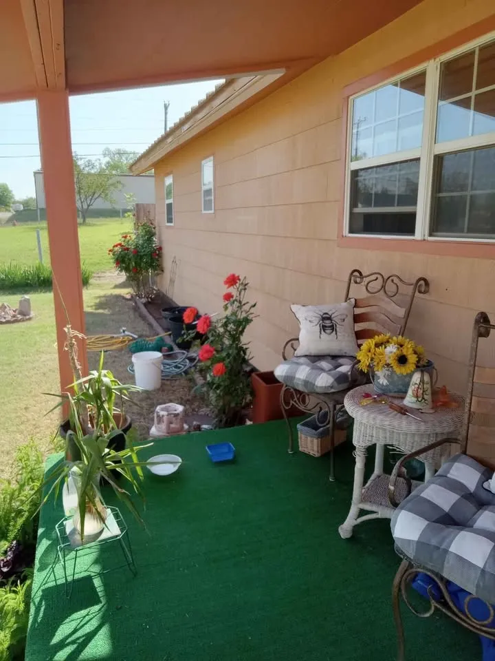 Single Family Residence For Sale in Fisher County , 408 E Johnston Street, Rotan, Texas 79546, 2 Bedroom, 2 Bathroom, Garage spaces, 1,185 Sqft, built in 1940, Preowned, mls#21116844, Real Estate Agent in Rotan, Homes For Sale in Fisher county, Homes For Sale in Rotan, Realtor in Rotan Texas, Real Estate Brokerage Independent Realty Texas, Luminita Cordes Realtor