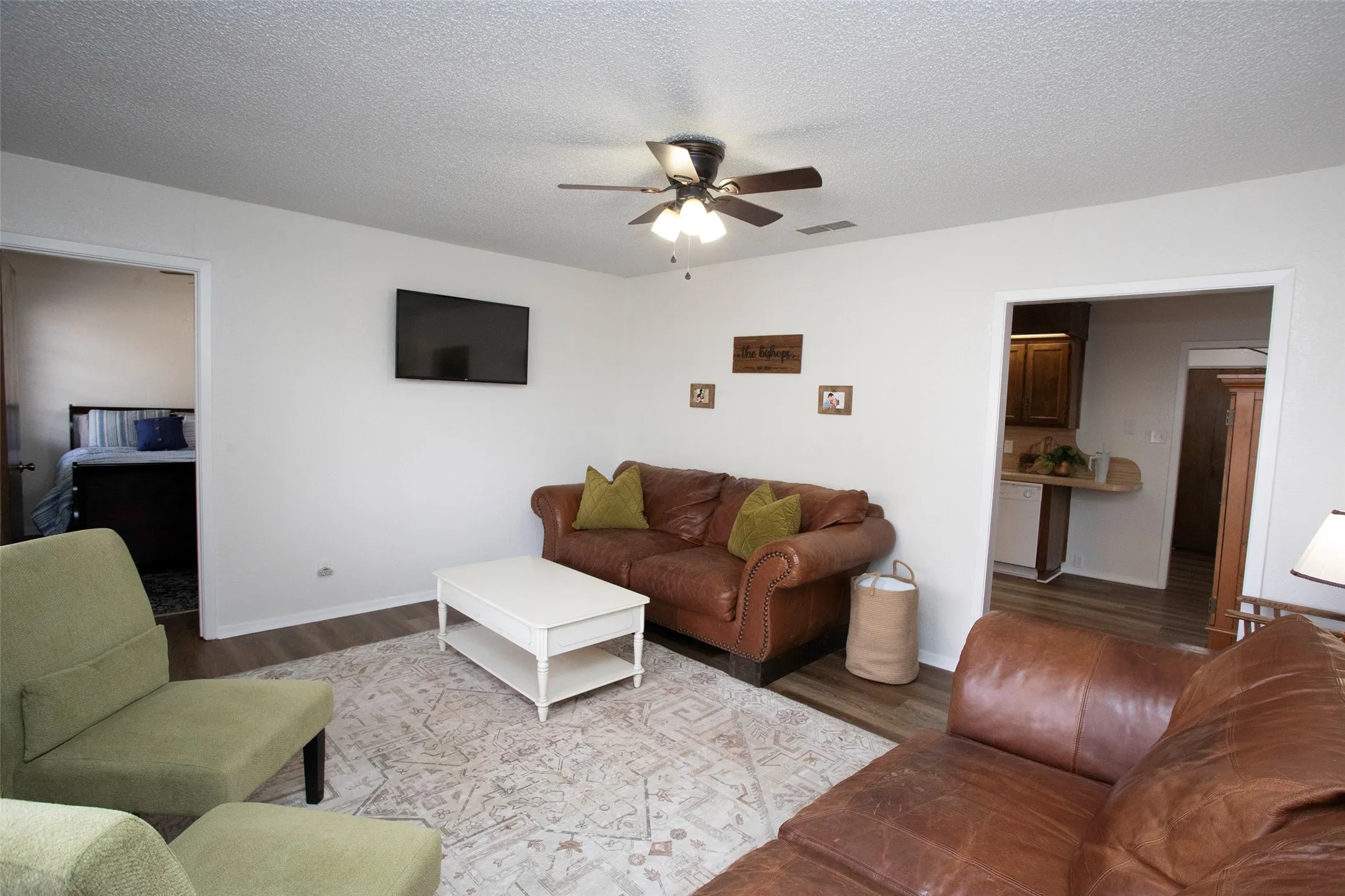 Single Family Residence For Sale in Young County , 1212 3rd Street, Graham, Texas 76450, 3 Bedroom, 2 Bathroom, Garage spaces, 1,176 Sqft, built in 1963, Price $164,900, mls#21116847, Real Estate Agent in Graham, Homes For Sale in Young county, Homes For Sale in Graham, Realtor in Graham Texas, Real Estate Brokerage Independent Realty Texas, Luminita Cordes Realtor