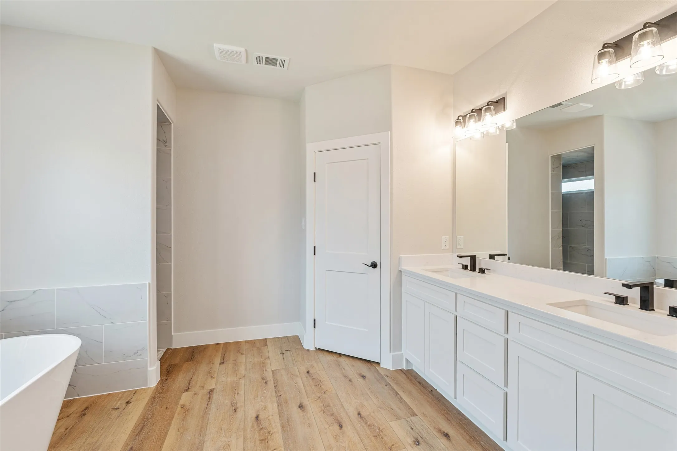 Single Family Residence For Sale in Kaufman County , 504 Limestone Circle, Mabank, Texas 75147, 4 Bedroom, 2 Bathroom, 2 Garage spaces, 1,965 Sqft, built in 2025, New Construction - Complete, mls#21116865, Real Estate Agent in Mabank, Homes For Sale in Kaufman county, Homes For Sale in Mabank, Realtor in Mabank Texas, Real Estate Brokerage Independent Realty Texas, Luminita Cordes Realtor