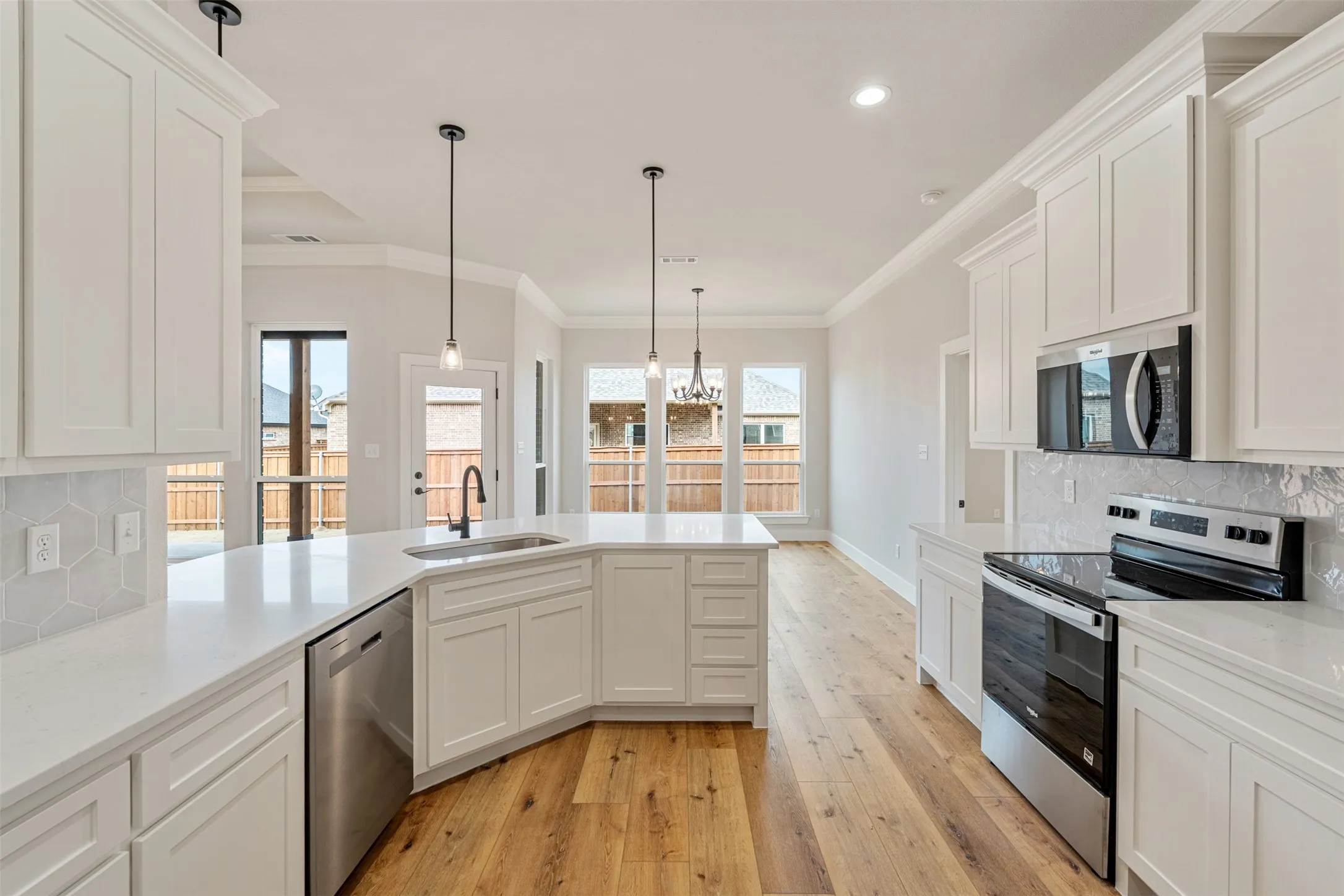 Single Family Residence For Sale in Kaufman County , 504 Limestone Circle, Mabank, Texas 75147, 4 Bedroom, 2 Bathroom, 2 Garage spaces, 1,965 Sqft, built in 2025, New Construction - Complete, mls#21116865, Real Estate Agent in Mabank, Homes For Sale in Kaufman county, Homes For Sale in Mabank, Realtor in Mabank Texas, Real Estate Brokerage Independent Realty Texas, Luminita Cordes Realtor