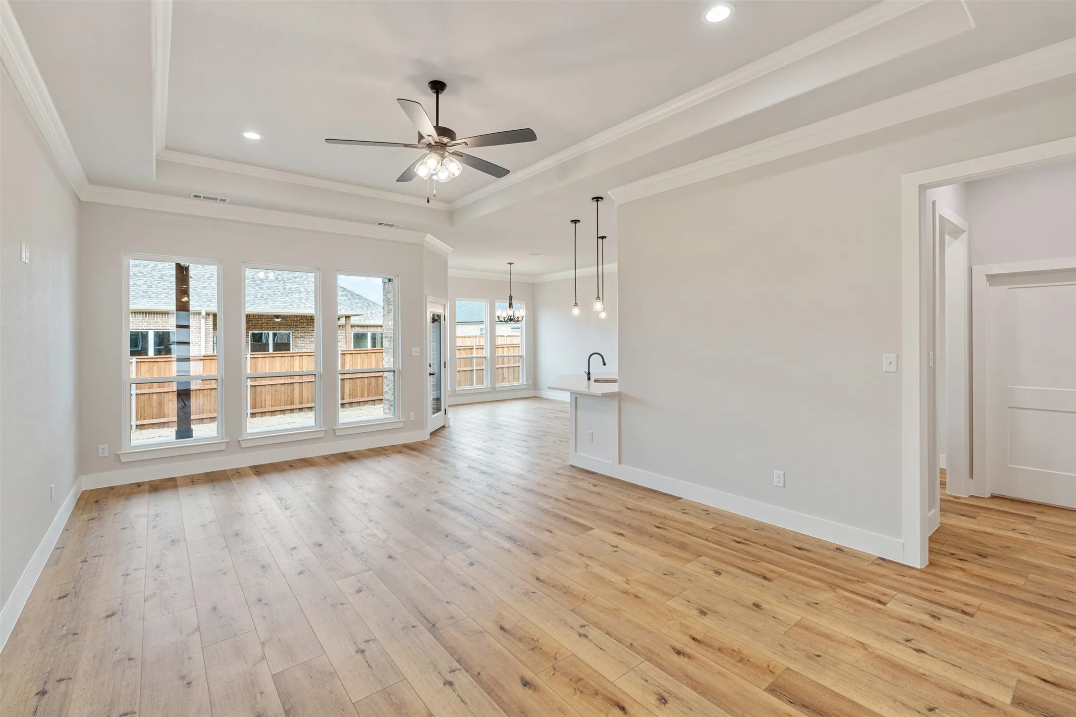 Single Family Residence For Sale in Kaufman County , 504 Limestone Circle, Mabank, Texas 75147, 4 Bedroom, 2 Bathroom, 2 Garage spaces, 1,965 Sqft, built in 2025, New Construction - Complete, mls#21116865, Real Estate Agent in Mabank, Homes For Sale in Kaufman county, Homes For Sale in Mabank, Realtor in Mabank Texas, Real Estate Brokerage Independent Realty Texas, Luminita Cordes Realtor