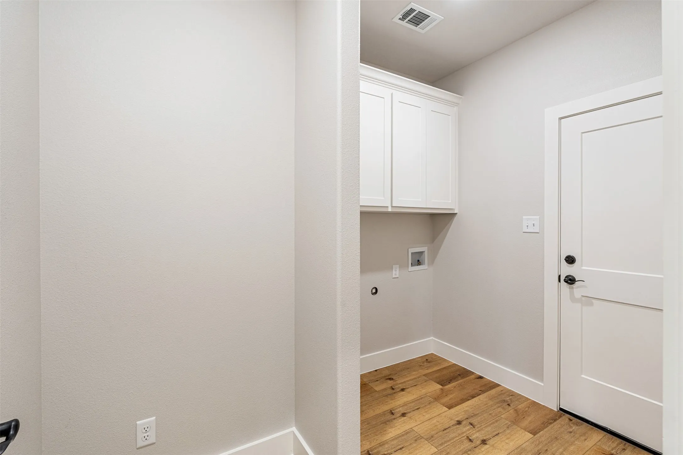 Single Family Residence For Sale in Kaufman County , 504 Limestone Circle, Mabank, Texas 75147, 4 Bedroom, 2 Bathroom, 2 Garage spaces, 1,965 Sqft, built in 2025, New Construction - Complete, mls#21116865, Real Estate Agent in Mabank, Homes For Sale in Kaufman county, Homes For Sale in Mabank, Realtor in Mabank Texas, Real Estate Brokerage Independent Realty Texas, Luminita Cordes Realtor