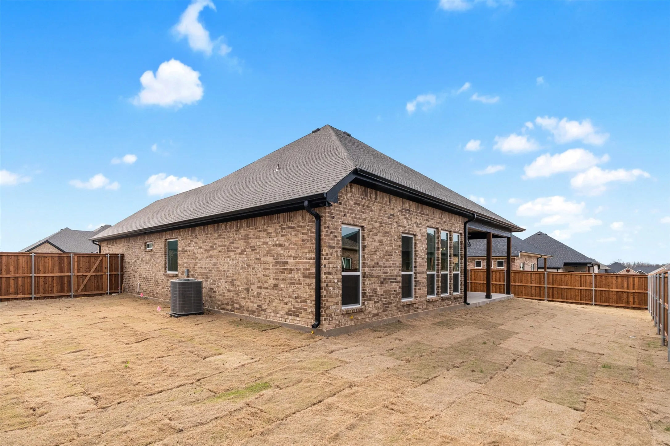 Single Family Residence For Sale in Kaufman County , 504 Limestone Circle, Mabank, Texas 75147, 4 Bedroom, 2 Bathroom, 2 Garage spaces, 1,965 Sqft, built in 2025, New Construction - Complete, mls#21116865, Real Estate Agent in Mabank, Homes For Sale in Kaufman county, Homes For Sale in Mabank, Realtor in Mabank Texas, Real Estate Brokerage Independent Realty Texas, Luminita Cordes Realtor
