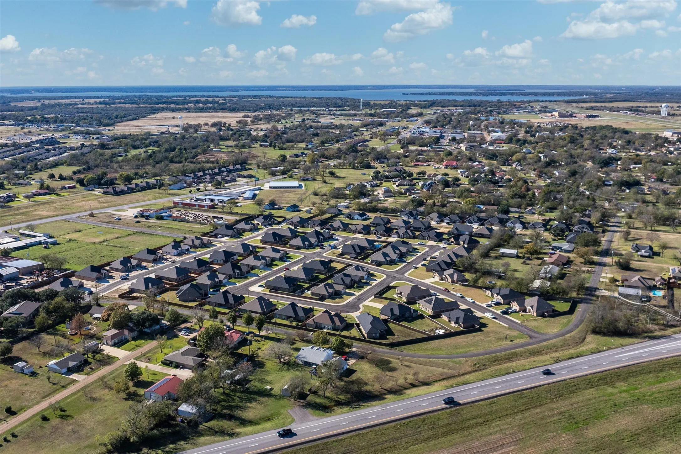 Single Family Residence For Sale in Kaufman County , 504 Limestone Circle, Mabank, Texas 75147, 4 Bedroom, 2 Bathroom, 2 Garage spaces, 1,965 Sqft, built in 2025, New Construction - Complete, mls#21116865, Real Estate Agent in Mabank, Homes For Sale in Kaufman county, Homes For Sale in Mabank, Realtor in Mabank Texas, Real Estate Brokerage Independent Realty Texas, Luminita Cordes Realtor