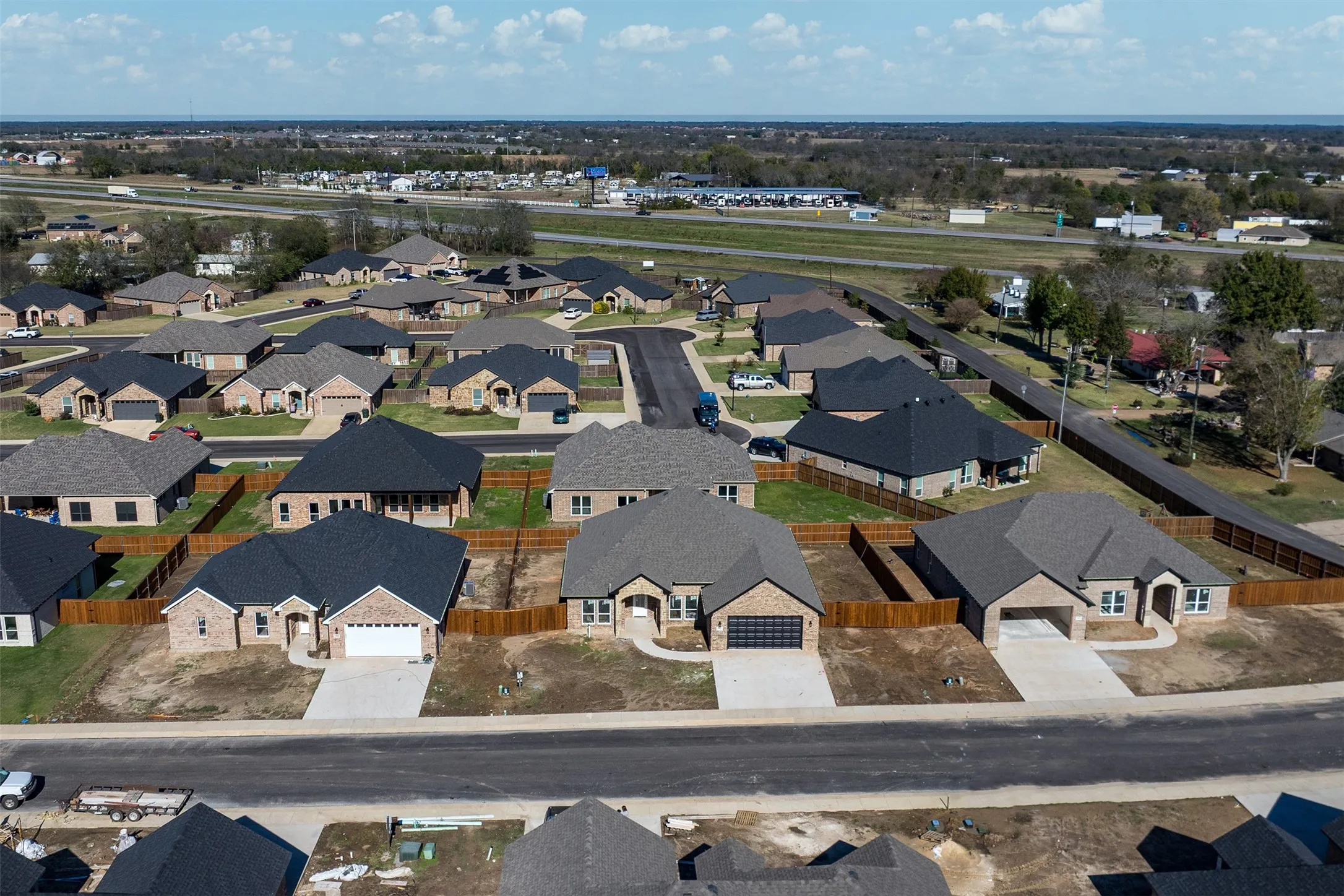 Single Family Residence For Sale in Kaufman County , 504 Limestone Circle, Mabank, Texas 75147, 4 Bedroom, 2 Bathroom, 2 Garage spaces, 1,965 Sqft, built in 2025, New Construction - Complete, mls#21116865, Real Estate Agent in Mabank, Homes For Sale in Kaufman county, Homes For Sale in Mabank, Realtor in Mabank Texas, Real Estate Brokerage Independent Realty Texas, Luminita Cordes Realtor