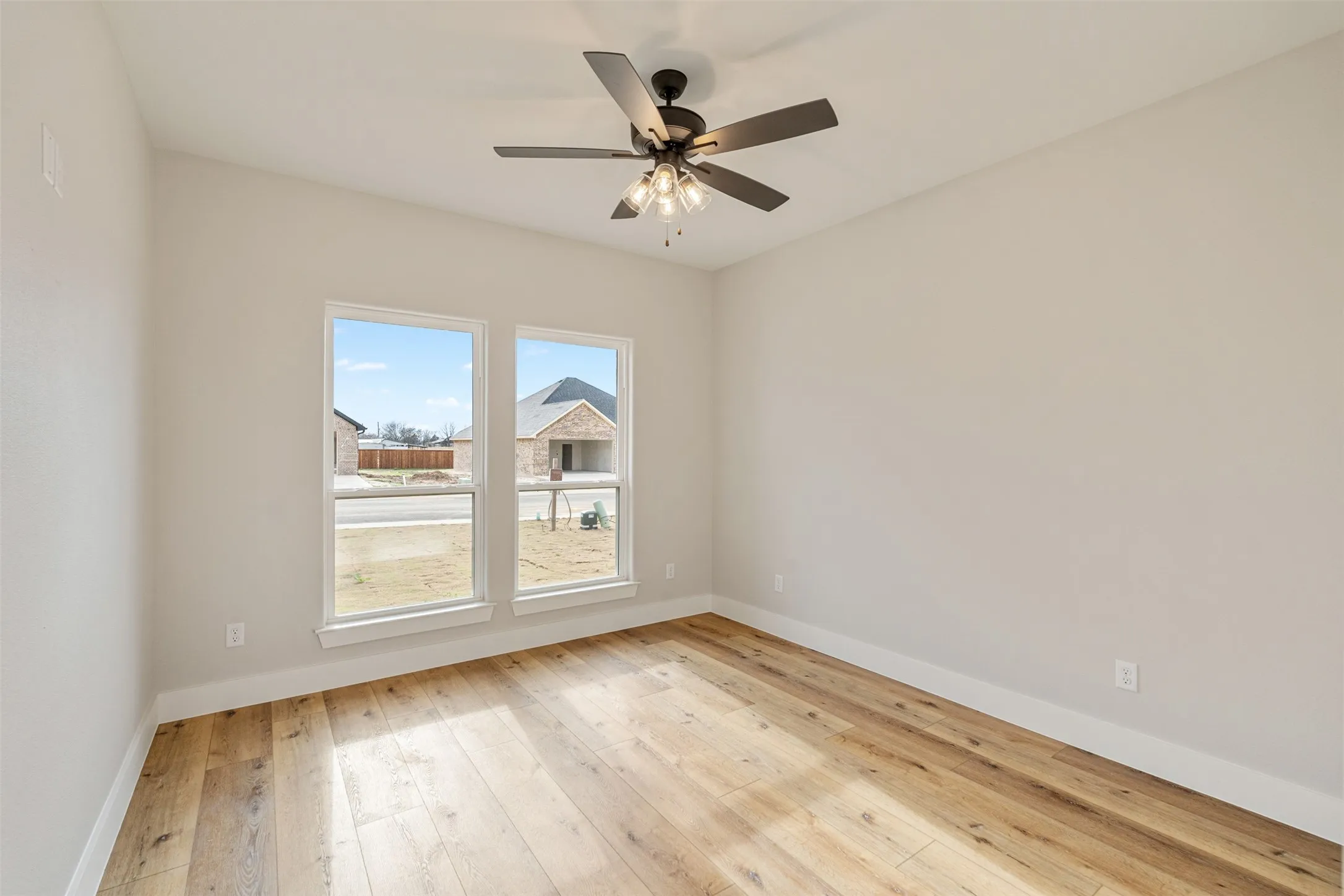 Single Family Residence For Sale in Kaufman County , 504 Limestone Circle, Mabank, Texas 75147, 4 Bedroom, 2 Bathroom, 2 Garage spaces, 1,965 Sqft, built in 2025, New Construction - Complete, mls#21116865, Real Estate Agent in Mabank, Homes For Sale in Kaufman county, Homes For Sale in Mabank, Realtor in Mabank Texas, Real Estate Brokerage Independent Realty Texas, Luminita Cordes Realtor