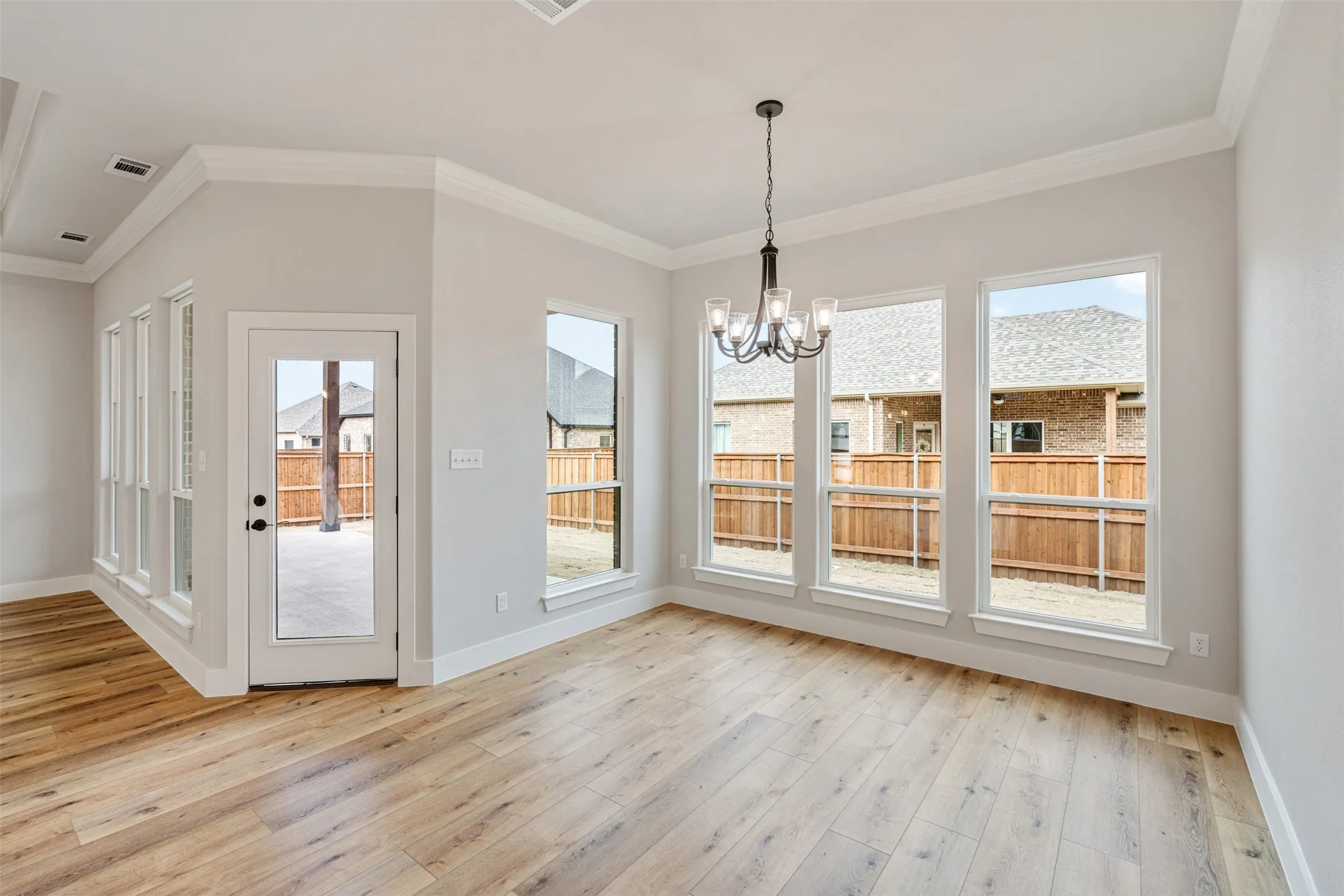 Single Family Residence For Sale in Kaufman County , 504 Limestone Circle, Mabank, Texas 75147, 4 Bedroom, 2 Bathroom, 2 Garage spaces, 1,965 Sqft, built in 2025, New Construction - Complete, mls#21116865, Real Estate Agent in Mabank, Homes For Sale in Kaufman county, Homes For Sale in Mabank, Realtor in Mabank Texas, Real Estate Brokerage Independent Realty Texas, Luminita Cordes Realtor