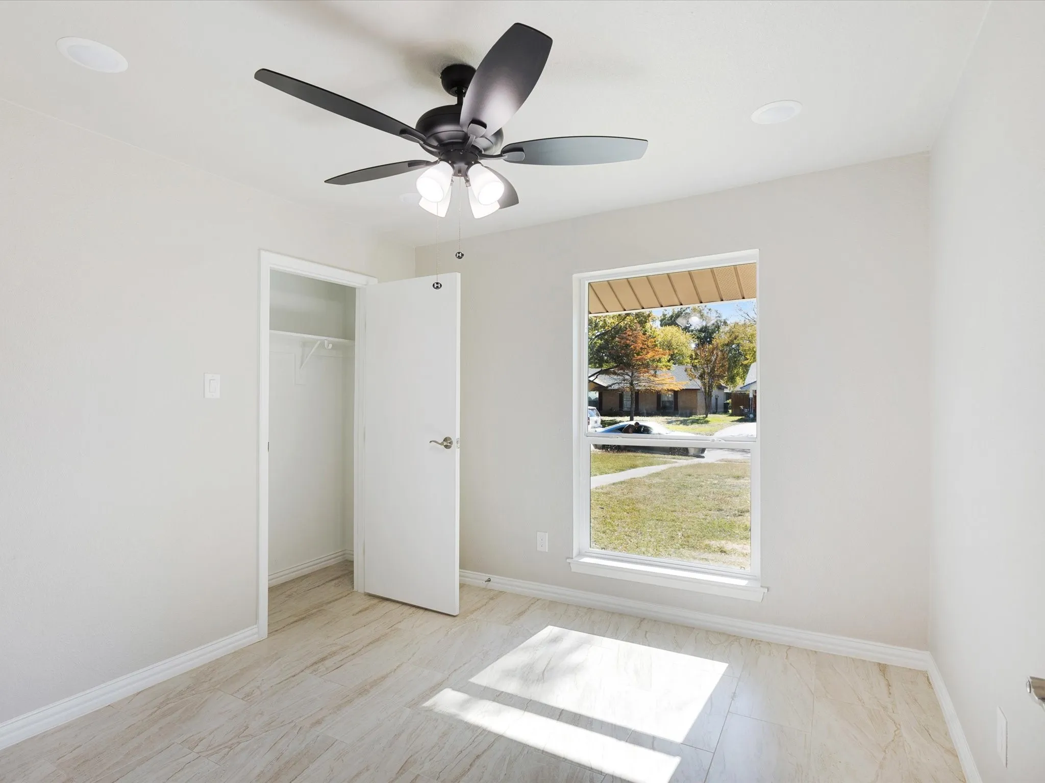 Single Family Residence For Sale in Dallas County , 3029 Burning Tree Lane, Garland, Texas 75042, 4 Bedrooms, 3 Bathrooms, Garage spaces, 1,997 Sqft, built in 1972, Price $374,999, mls#21114438, Real Estate Agent in Garland, Homes For Sale in Dallas county, Homes For Sale in Garland, Realtor in Garland Texas, Real Estate Brokerage Independent Realty Texas, Luminita Cordes Realtor