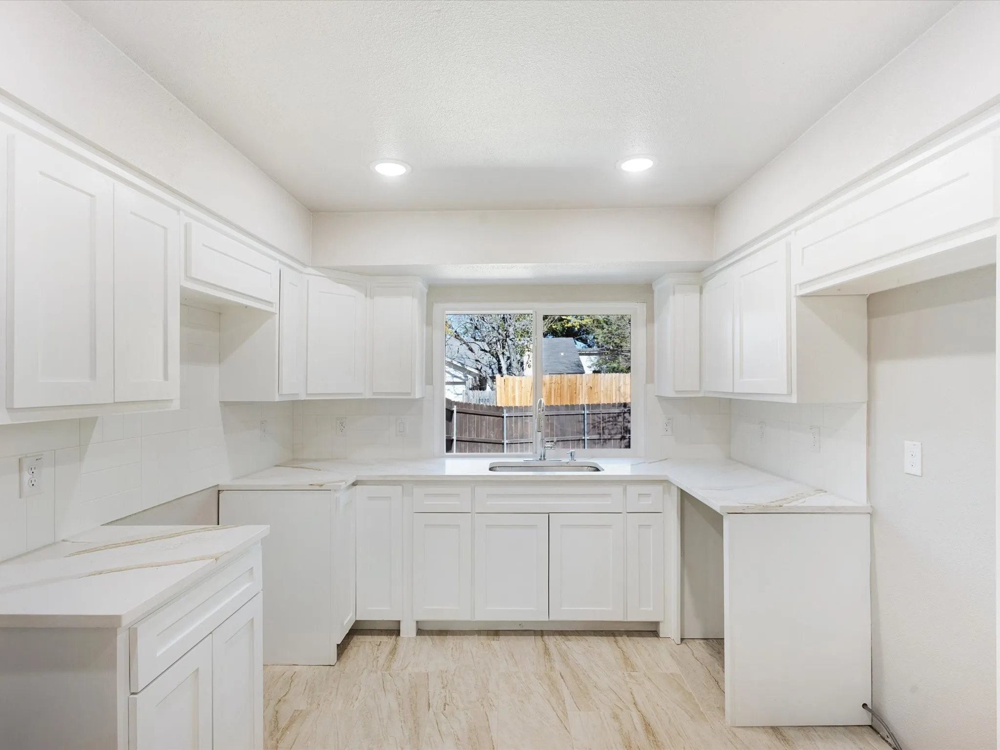 Single Family Residence For Sale in Dallas County , 3029 Burning Tree Lane, Garland, Texas 75042, 4 Bedrooms, 3 Bathrooms, Garage spaces, 1,997 Sqft, built in 1972, Price $374,999, mls#21114438, Real Estate Agent in Garland, Homes For Sale in Dallas county, Homes For Sale in Garland, Realtor in Garland Texas, Real Estate Brokerage Independent Realty Texas, Luminita Cordes Realtor