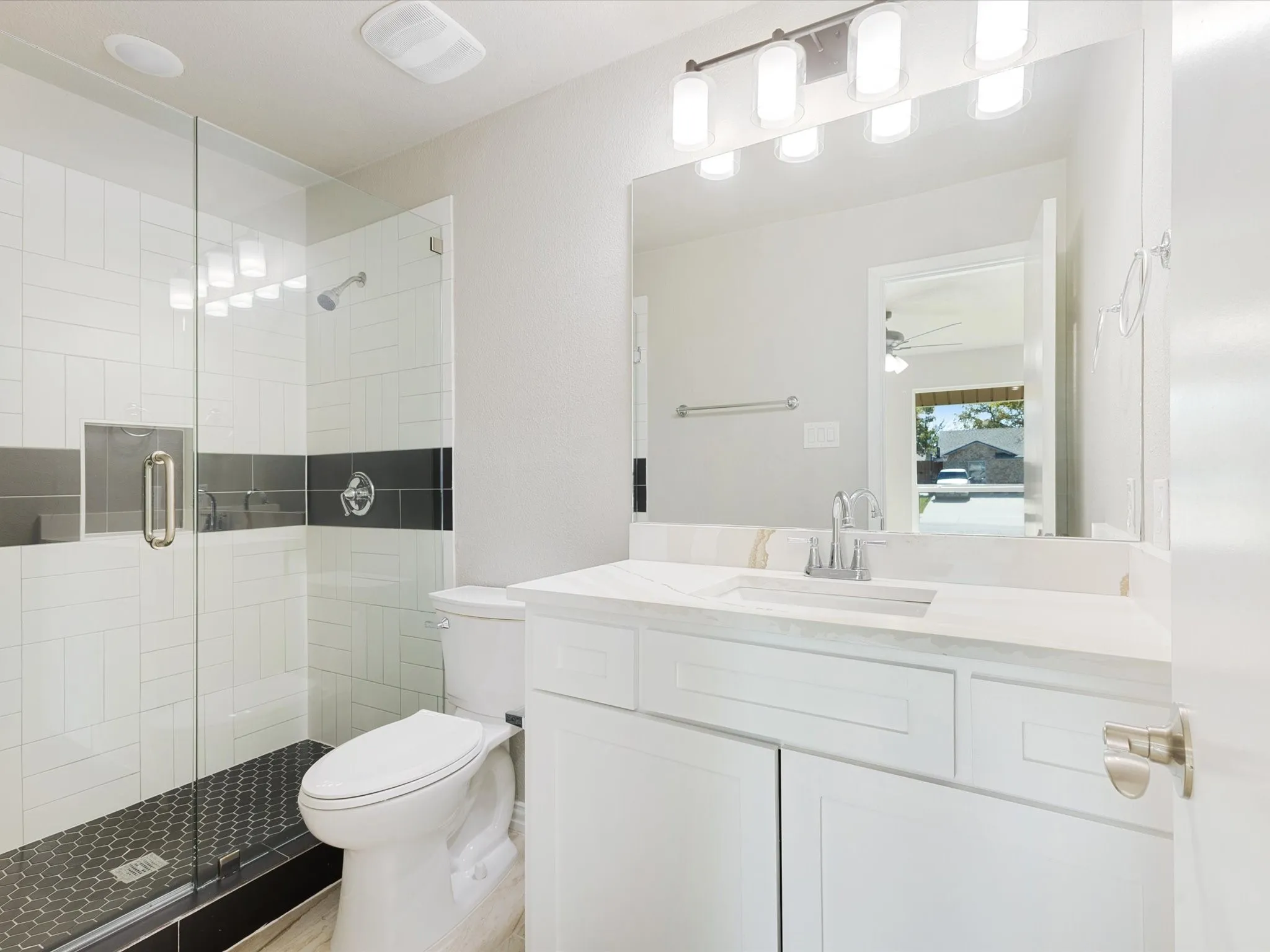 Single Family Residence For Sale in Dallas County , 3029 Burning Tree Lane, Garland, Texas 75042, 4 Bedrooms, 3 Bathrooms, Garage spaces, 1,997 Sqft, built in 1972, Price $374,999, mls#21114438, Real Estate Agent in Garland, Homes For Sale in Dallas county, Homes For Sale in Garland, Realtor in Garland Texas, Real Estate Brokerage Independent Realty Texas, Luminita Cordes Realtor