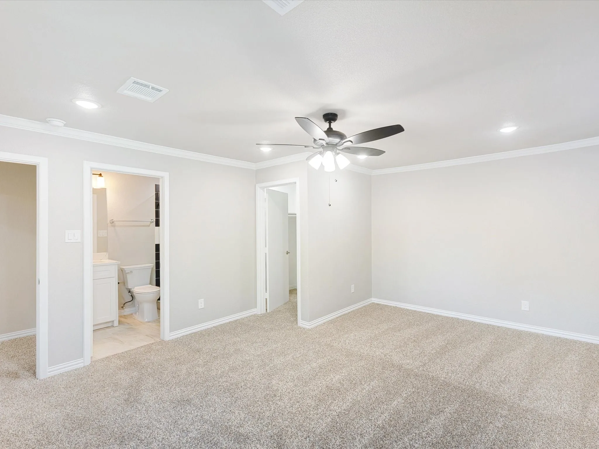 Single Family Residence For Sale in Dallas County , 3029 Burning Tree Lane, Garland, Texas 75042, 4 Bedrooms, 3 Bathrooms, Garage spaces, 1,997 Sqft, built in 1972, Price $374,999, mls#21114438, Real Estate Agent in Garland, Homes For Sale in Dallas county, Homes For Sale in Garland, Realtor in Garland Texas, Real Estate Brokerage Independent Realty Texas, Luminita Cordes Realtor