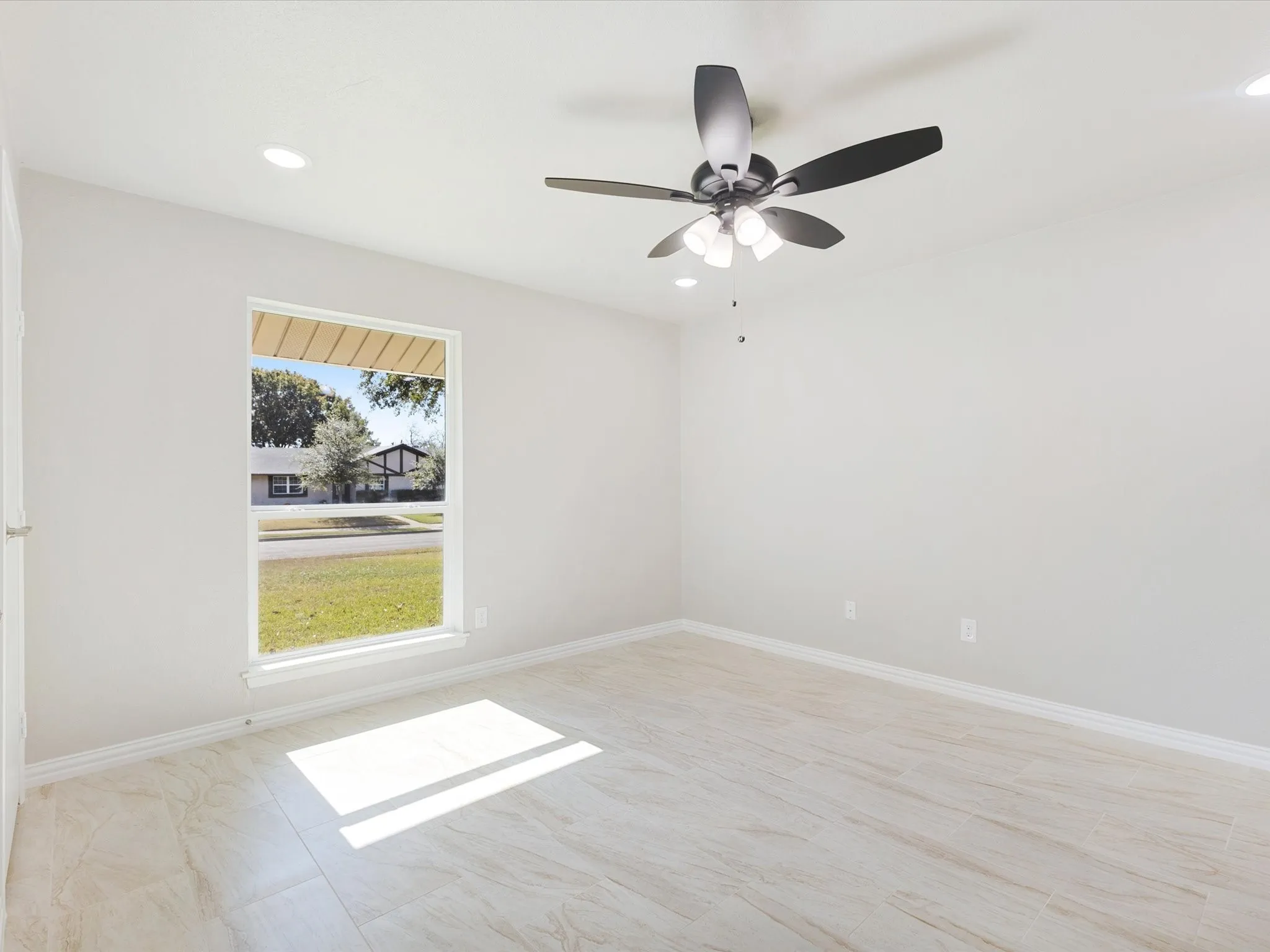 Single Family Residence For Sale in Dallas County , 3029 Burning Tree Lane, Garland, Texas 75042, 4 Bedrooms, 3 Bathrooms, Garage spaces, 1,997 Sqft, built in 1972, Price $374,999, mls#21114438, Real Estate Agent in Garland, Homes For Sale in Dallas county, Homes For Sale in Garland, Realtor in Garland Texas, Real Estate Brokerage Independent Realty Texas, Luminita Cordes Realtor