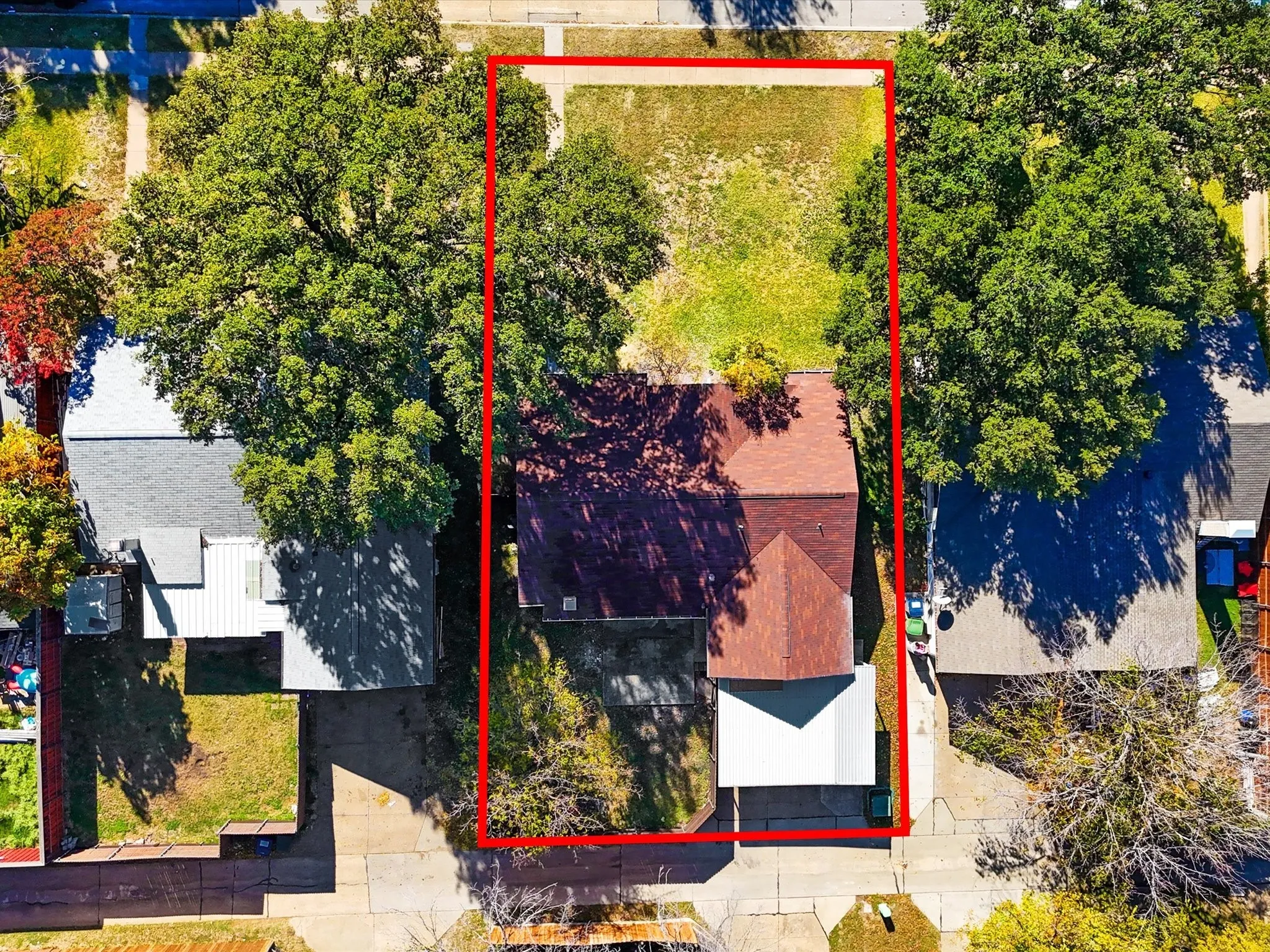 Single Family Residence For Sale in Dallas County , 3029 Burning Tree Lane, Garland, Texas 75042, 4 Bedrooms, 3 Bathrooms, Garage spaces, 1,997 Sqft, built in 1972, Price $374,999, mls#21114438, Real Estate Agent in Garland, Homes For Sale in Dallas county, Homes For Sale in Garland, Realtor in Garland Texas, Real Estate Brokerage Independent Realty Texas, Luminita Cordes Realtor
