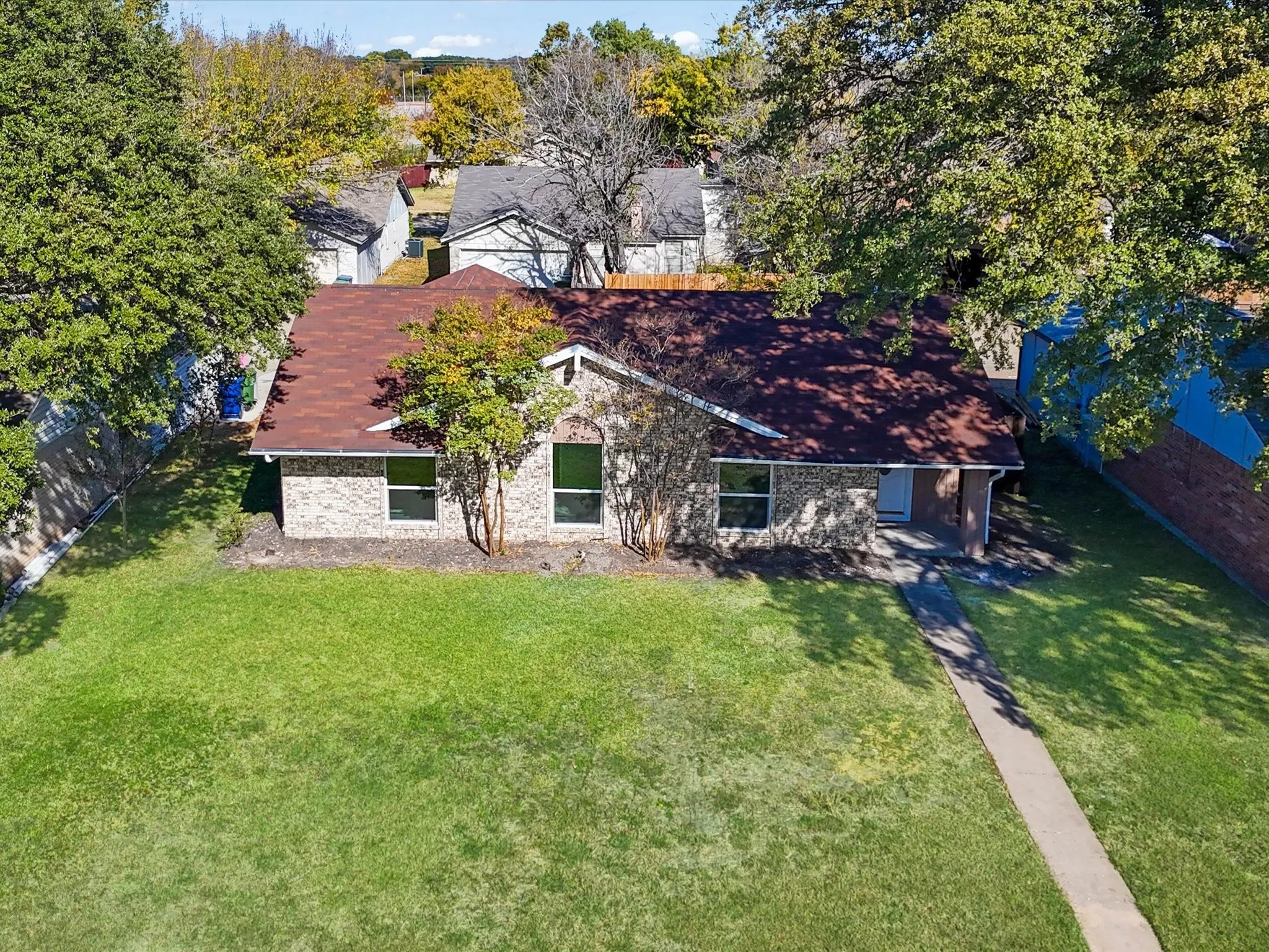 Single Family Residence For Sale in Dallas County , 3029 Burning Tree Lane, Garland, Texas 75042, 4 Bedrooms, 3 Bathrooms, Garage spaces, 1,997 Sqft, built in 1972, Price $374,999, mls#21114438, Real Estate Agent in Garland, Homes For Sale in Dallas county, Homes For Sale in Garland, Realtor in Garland Texas, Real Estate Brokerage Independent Realty Texas, Luminita Cordes Realtor