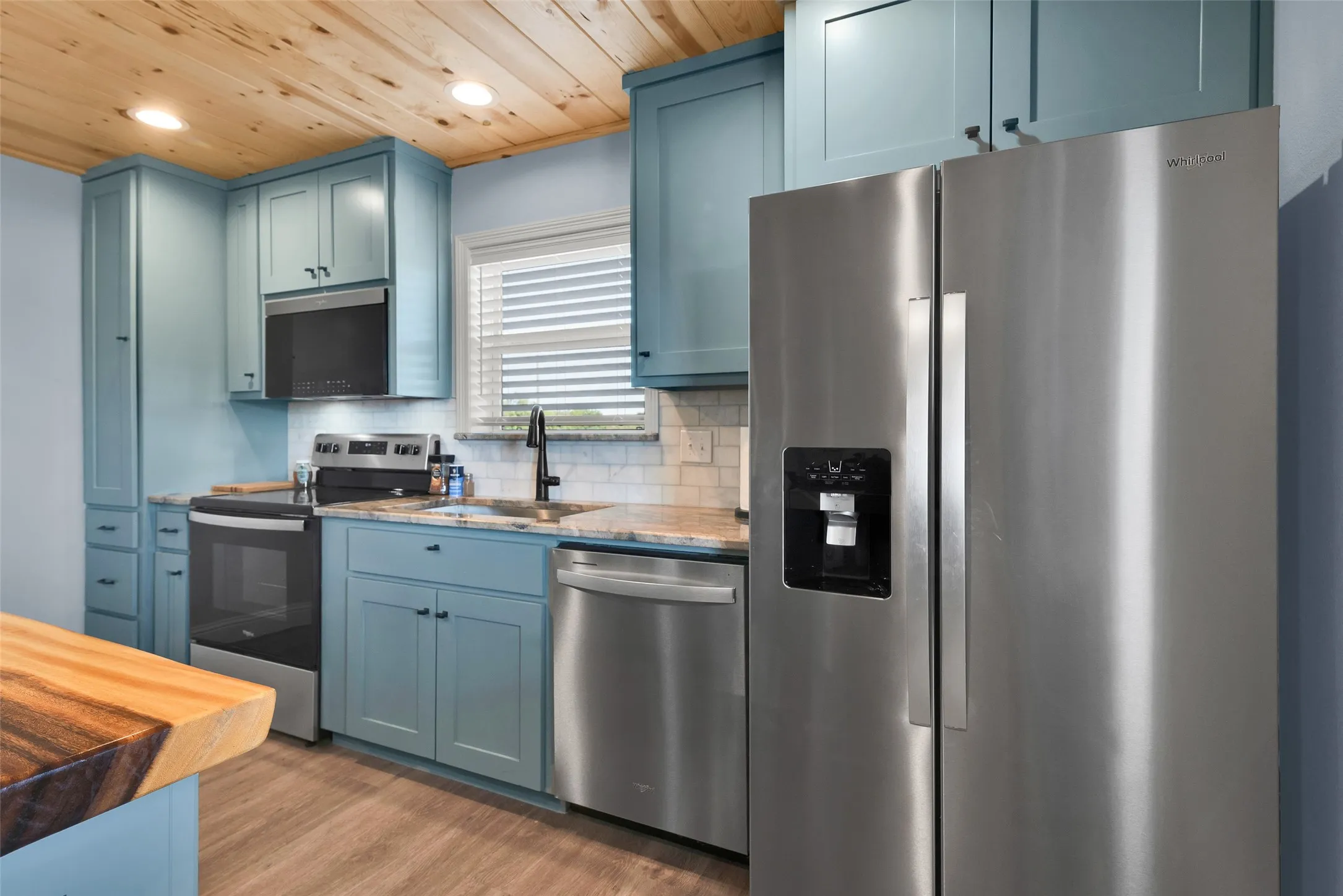 Single Family Residence For Sale in Fannin County , 1158 County Road 1240, Savoy, Texas 75479, 2 Bedrooms, 2 Bathrooms, 3 Garage spaces, 1,020 Sqft, built in 2024, Price $525,000, mls#21117038, Real Estate Agent in Savoy, Homes For Sale in Fannin county, Homes For Sale in Savoy, Realtor in Savoy Texas, Real Estate Brokerage Independent Realty Texas, Luminita Cordes Realtor