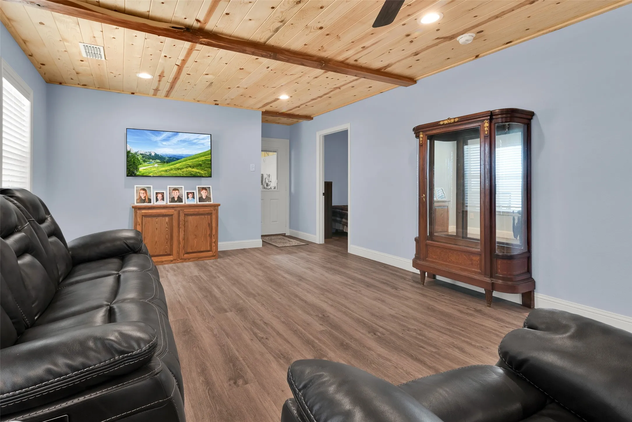 Single Family Residence For Sale in Fannin County , 1158 County Road 1240, Savoy, Texas 75479, 2 Bedrooms, 2 Bathrooms, 3 Garage spaces, 1,020 Sqft, built in 2024, Price $525,000, mls#21117038, Real Estate Agent in Savoy, Homes For Sale in Fannin county, Homes For Sale in Savoy, Realtor in Savoy Texas, Real Estate Brokerage Independent Realty Texas, Luminita Cordes Realtor