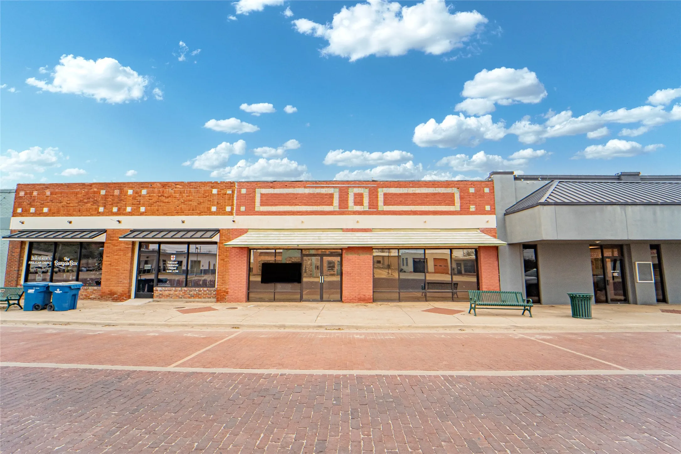 Retail For Rent in Stephens County , 220 E Walker Street, Breckenridge, Texas 76424, 0, 0, Garage spaces, 0 Sqft, built in 1925, Preowned, mls#21117040, Real Estate Agent in Breckenridge, Homes For Rent in Stephens county, Homes For Rent in Breckenridge, Realtor in Breckenridge Texas, Real Estate Brokerage Independent Realty Texas, Luminita Cordes Realtor