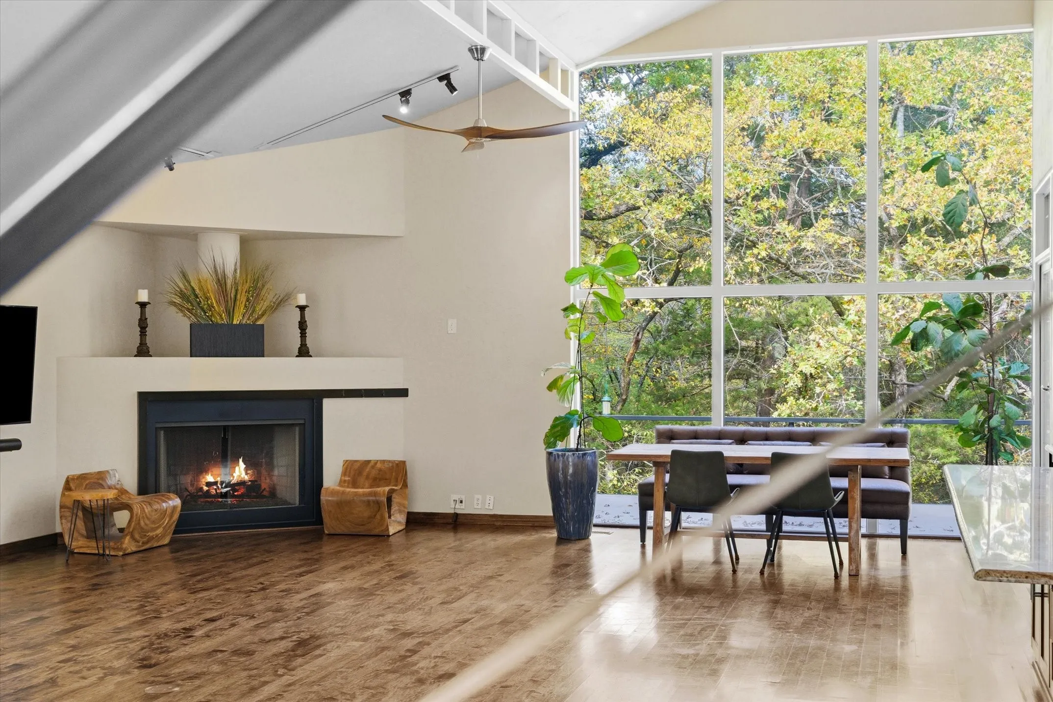 Vented Gas Log Fireplace for warmth and ambience. You can chose to dine here or in the adjacent Dining Area
