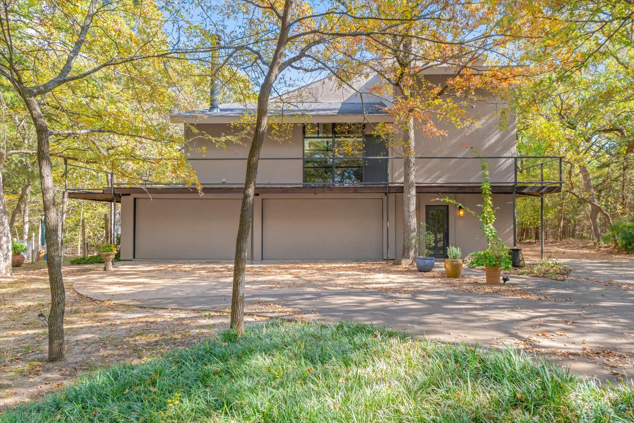 Drive-up allows for a lot of parking; 4 car garage!