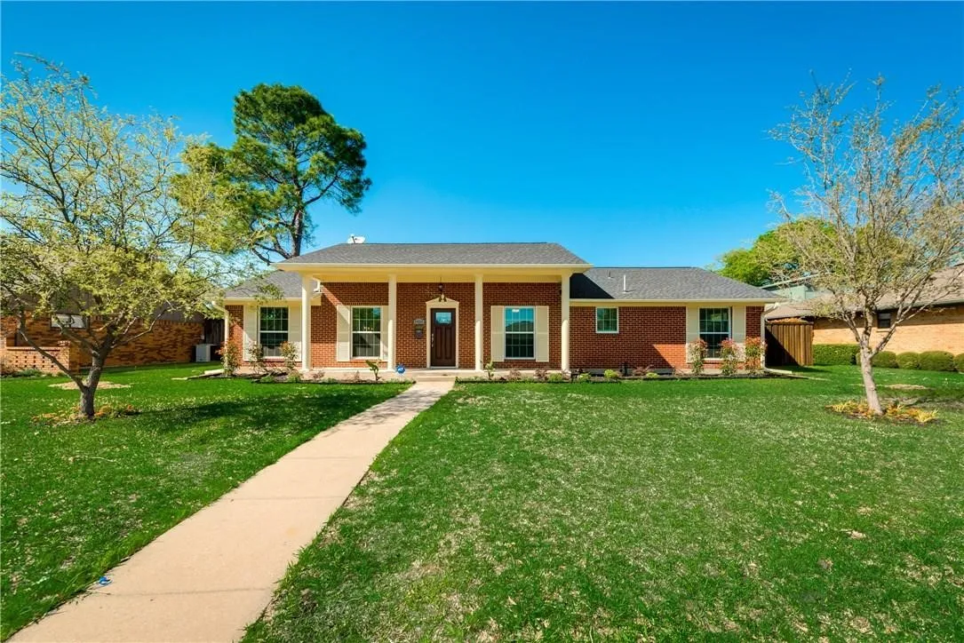 Single Family Residence For Rent in Dallas County , 10216 Carry Back Circle, Dallas, Texas 75229, 4 Bedroom, 3 Bathroom, 2 Garage spaces, 2,248 Sqft, built in 1965, Preowned, mls#21117336, Real Estate Agent in Dallas, Homes For Rent in Dallas county, Homes For Rent in Dallas, Realtor in Dallas Texas, Real Estate Brokerage Independent Realty Texas, Luminita Cordes Realtor