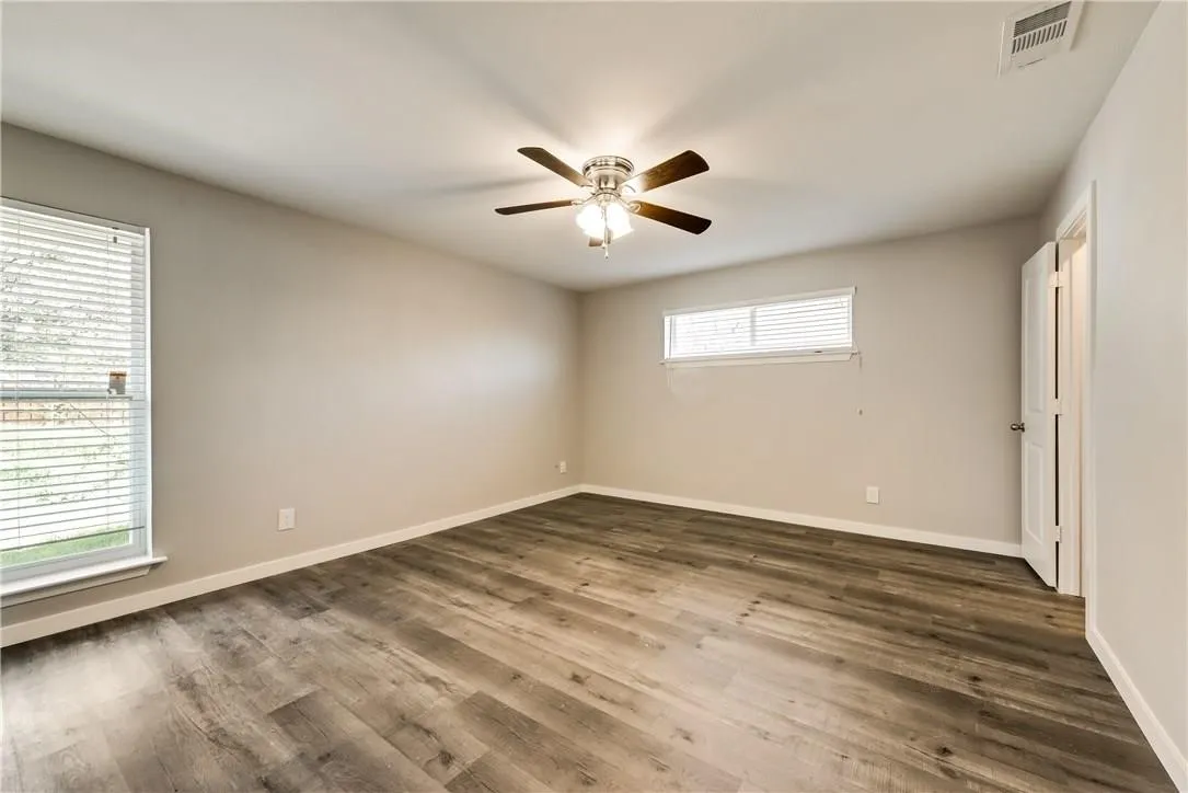 Single Family Residence For Rent in Dallas County , 10216 Carry Back Circle, Dallas, Texas 75229, 4 Bedroom, 3 Bathroom, 2 Garage spaces, 2,248 Sqft, built in 1965, Preowned, mls#21117336, Real Estate Agent in Dallas, Homes For Rent in Dallas county, Homes For Rent in Dallas, Realtor in Dallas Texas, Real Estate Brokerage Independent Realty Texas, Luminita Cordes Realtor
