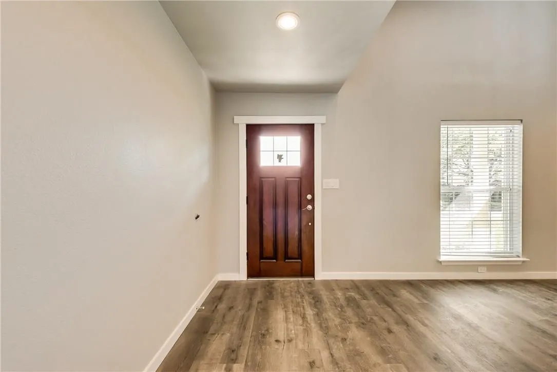 Single Family Residence For Rent in Dallas County , 10216 Carry Back Circle, Dallas, Texas 75229, 4 Bedroom, 3 Bathroom, 2 Garage spaces, 2,248 Sqft, built in 1965, Preowned, mls#21117336, Real Estate Agent in Dallas, Homes For Rent in Dallas county, Homes For Rent in Dallas, Realtor in Dallas Texas, Real Estate Brokerage Independent Realty Texas, Luminita Cordes Realtor
