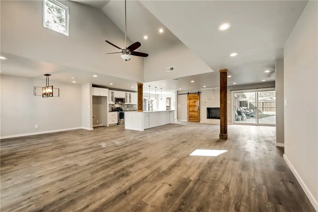 Single Family Residence For Rent in Dallas County , 10216 Carry Back Circle, Dallas, Texas 75229, 4 Bedroom, 3 Bathroom, 2 Garage spaces, 2,248 Sqft, built in 1965, Preowned, mls#21117336, Real Estate Agent in Dallas, Homes For Rent in Dallas county, Homes For Rent in Dallas, Realtor in Dallas Texas, Real Estate Brokerage Independent Realty Texas, Luminita Cordes Realtor