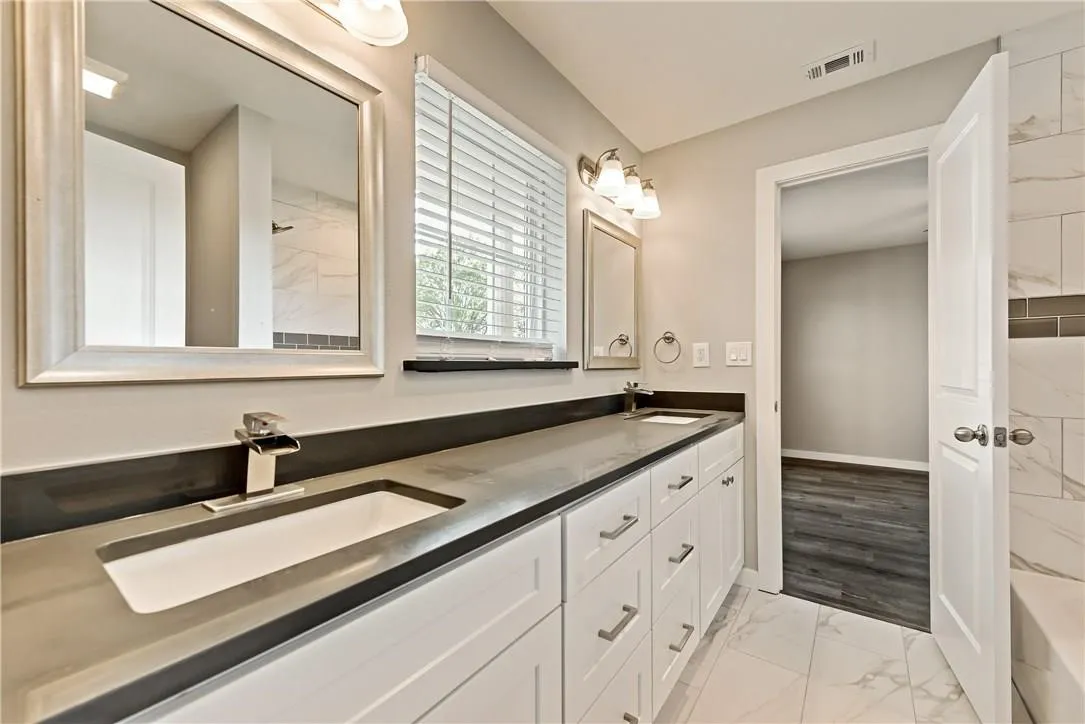 Single Family Residence For Rent in Dallas County , 10216 Carry Back Circle, Dallas, Texas 75229, 4 Bedroom, 3 Bathroom, 2 Garage spaces, 2,248 Sqft, built in 1965, Preowned, mls#21117336, Real Estate Agent in Dallas, Homes For Rent in Dallas county, Homes For Rent in Dallas, Realtor in Dallas Texas, Real Estate Brokerage Independent Realty Texas, Luminita Cordes Realtor