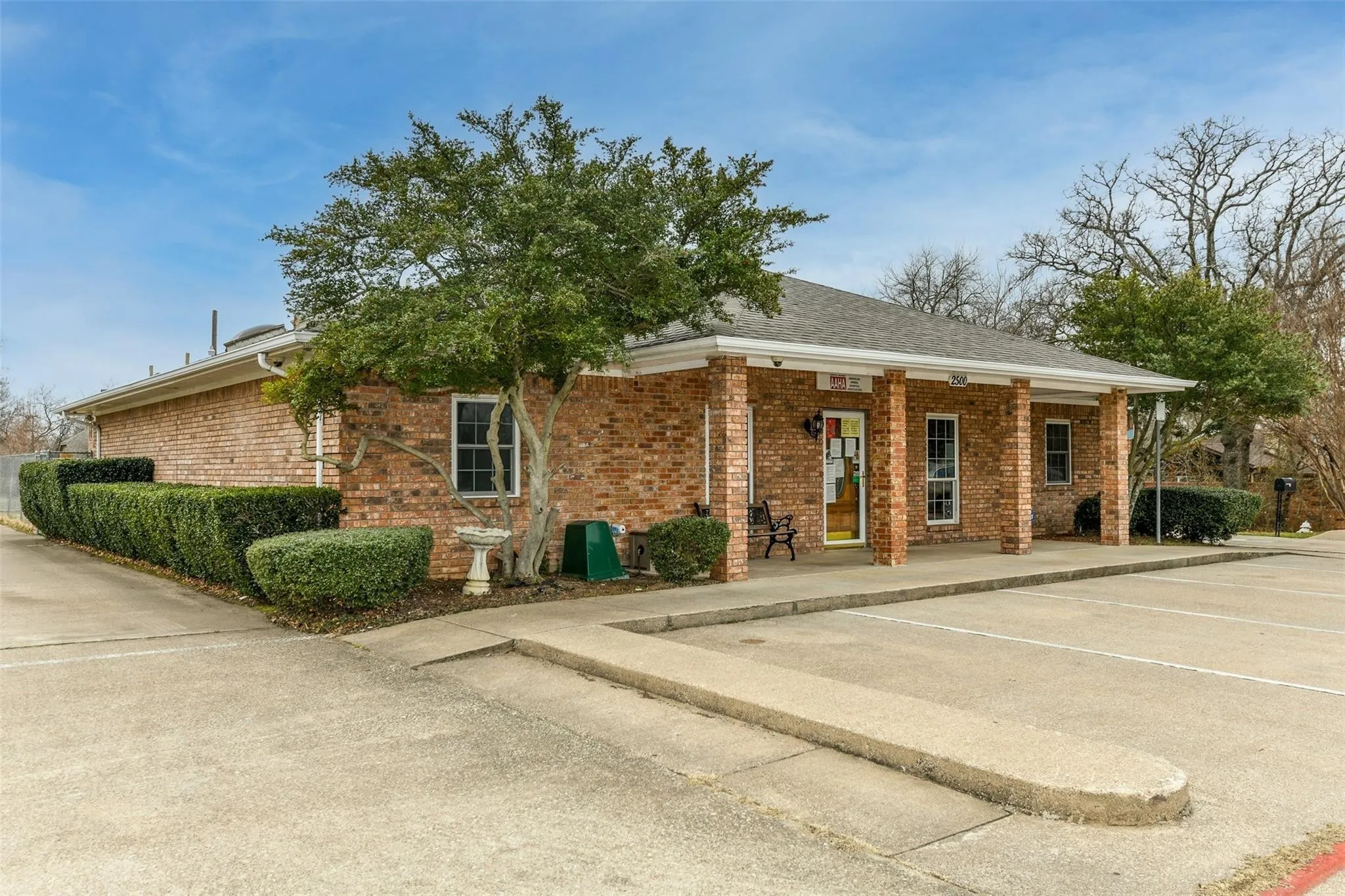 Office For Sale in Tarrant County , 2500 Harwood Road, Bedford, Texas 76021, 0, 0, Garage spaces, 0 Sqft, built in 1992, Preowned, mls#21117589, Real Estate Agent in Bedford, Homes For Sale in Tarrant county, Homes For Sale in Bedford, Realtor in Bedford Texas, Real Estate Brokerage Independent Realty Texas, Luminita Cordes Realtor