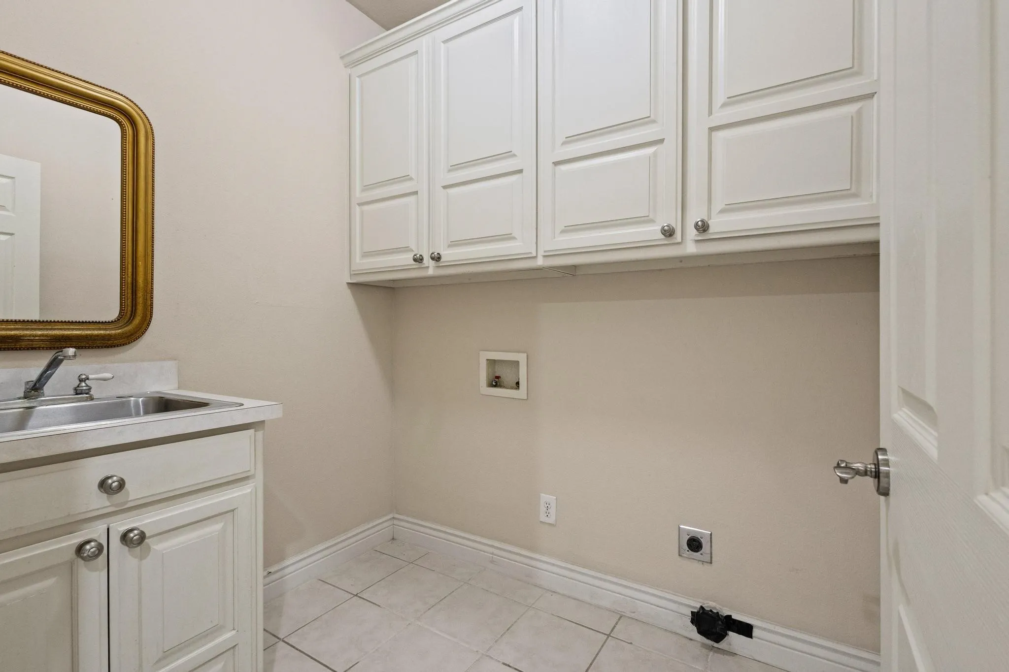 Single Family Residence For Sale in Fannin County , 6652 E Fm 1396, Telephone, Texas 75488, 4 Bedroom, 4 Bathroom, 3 Garage spaces, 3,412 Sqft, built in 2000, Preowned, mls#21116915, Real Estate Agent in Telephone, Homes For Sale in Fannin county, Homes For Sale in Telephone, Realtor in Telephone Texas, Real Estate Brokerage Independent Realty Texas, Luminita Cordes Realtor